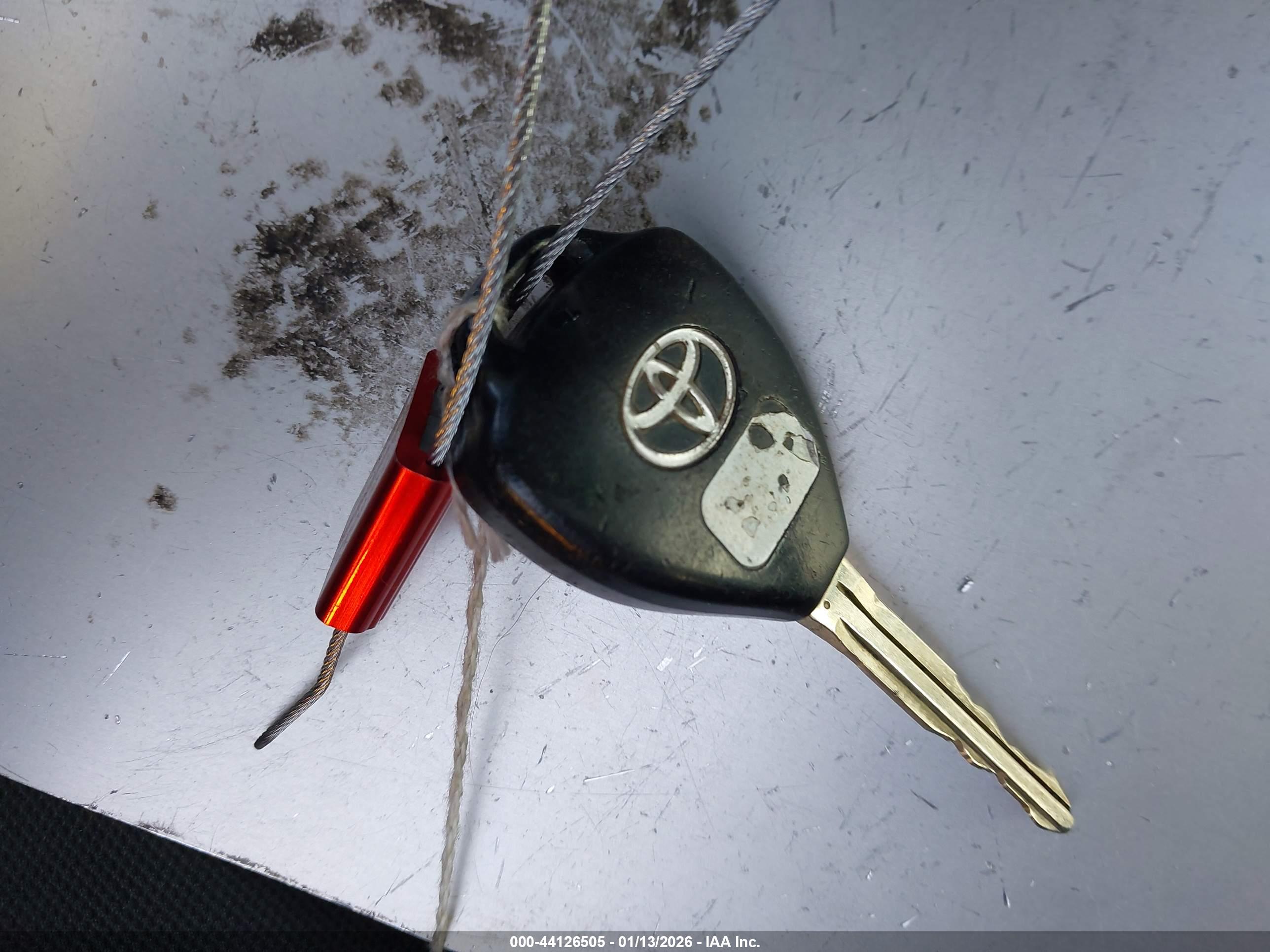 TOYOTA RAV4 image 11