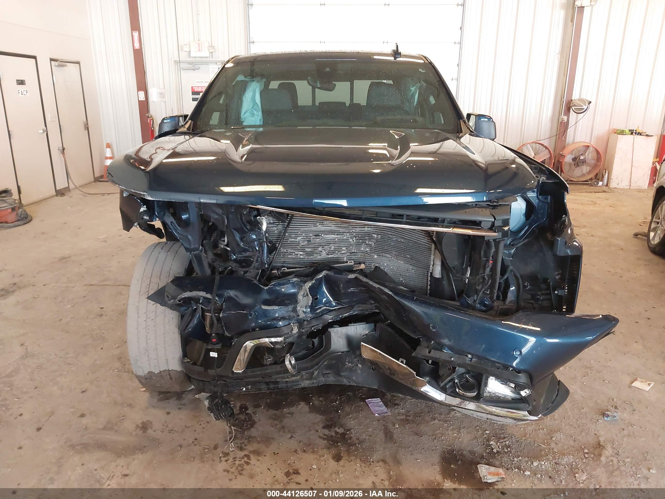 CHEVROLET SILVERADO image 6