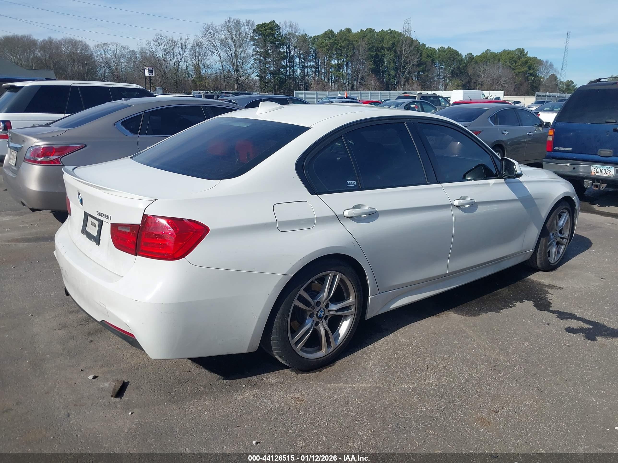 BMW 328I image 4