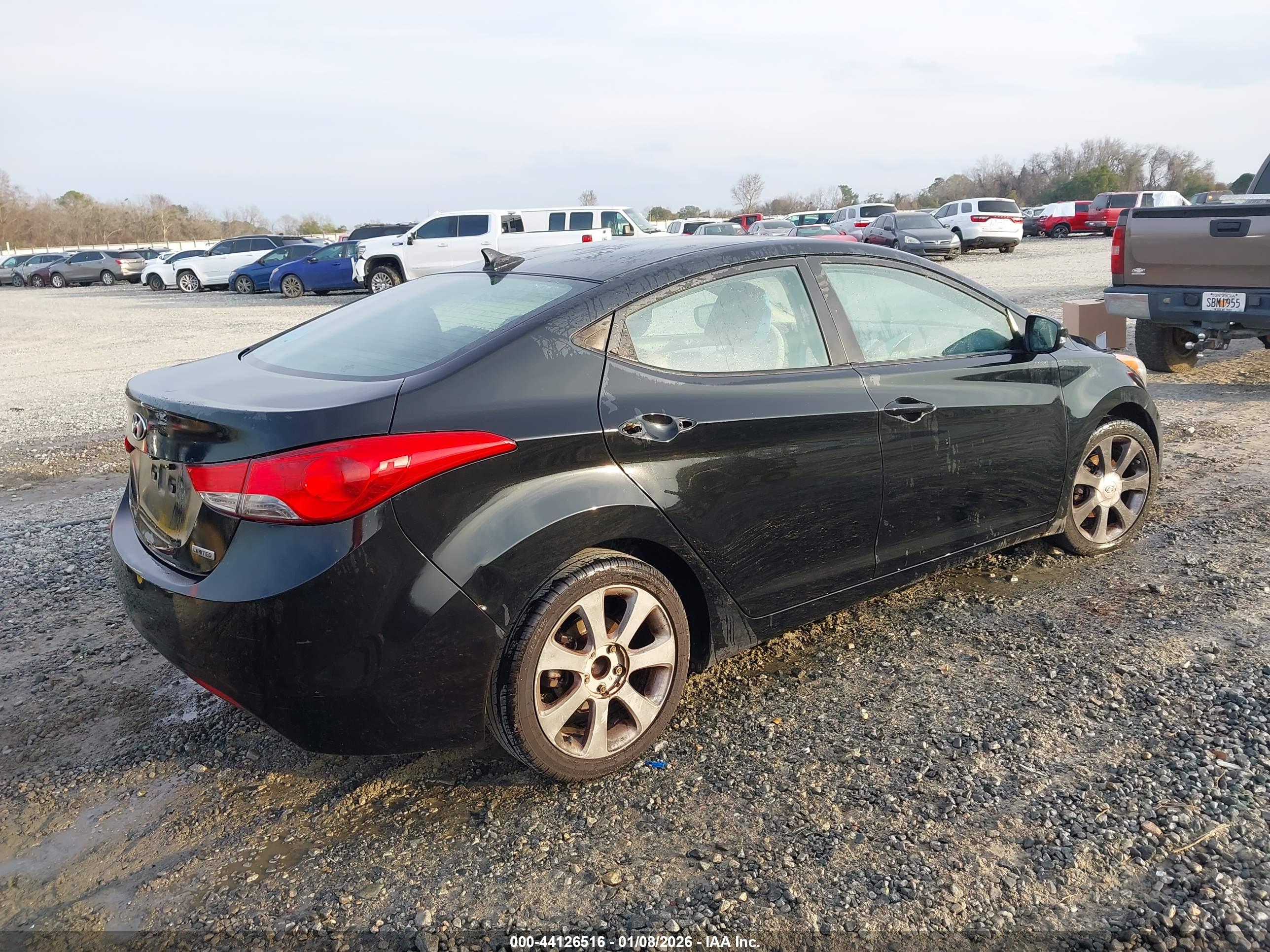 HYUNDAI ELANTRA image 4