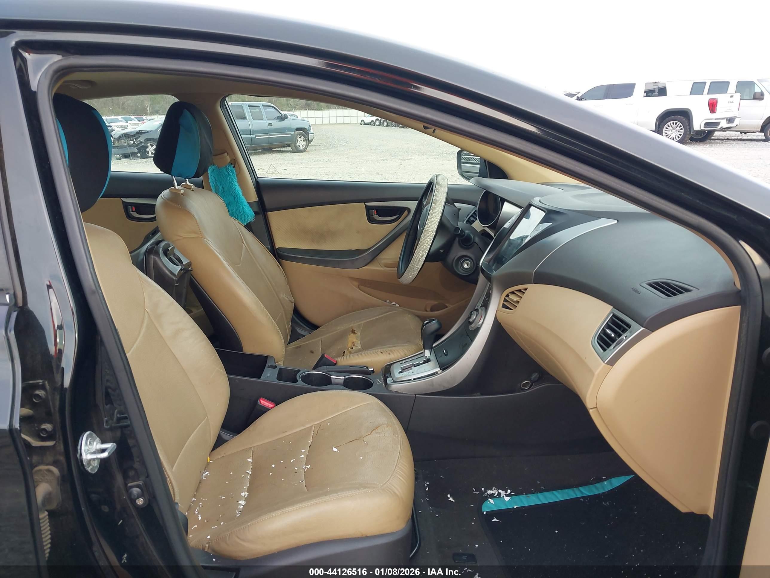 HYUNDAI ELANTRA image 5