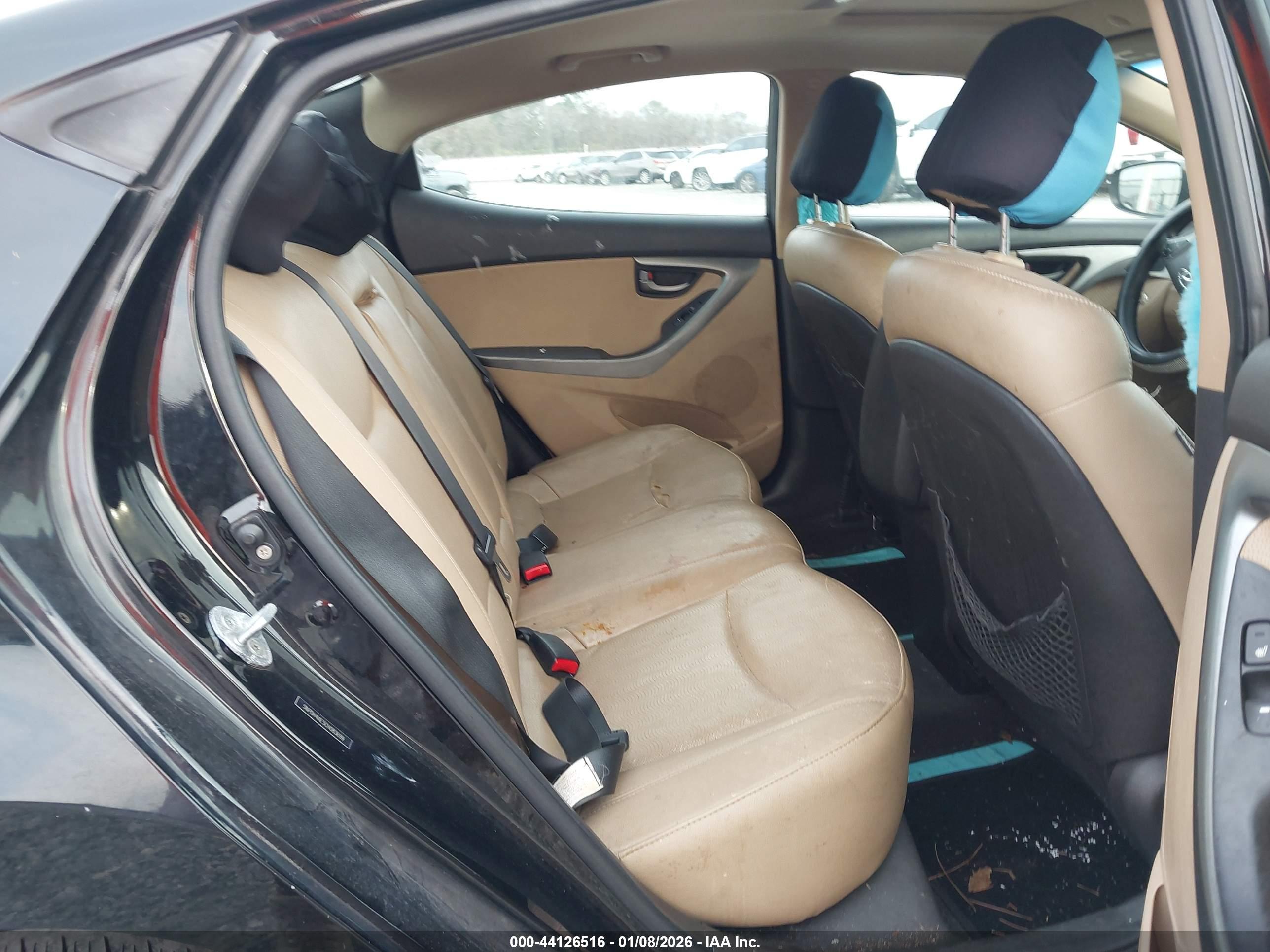 HYUNDAI ELANTRA image 8