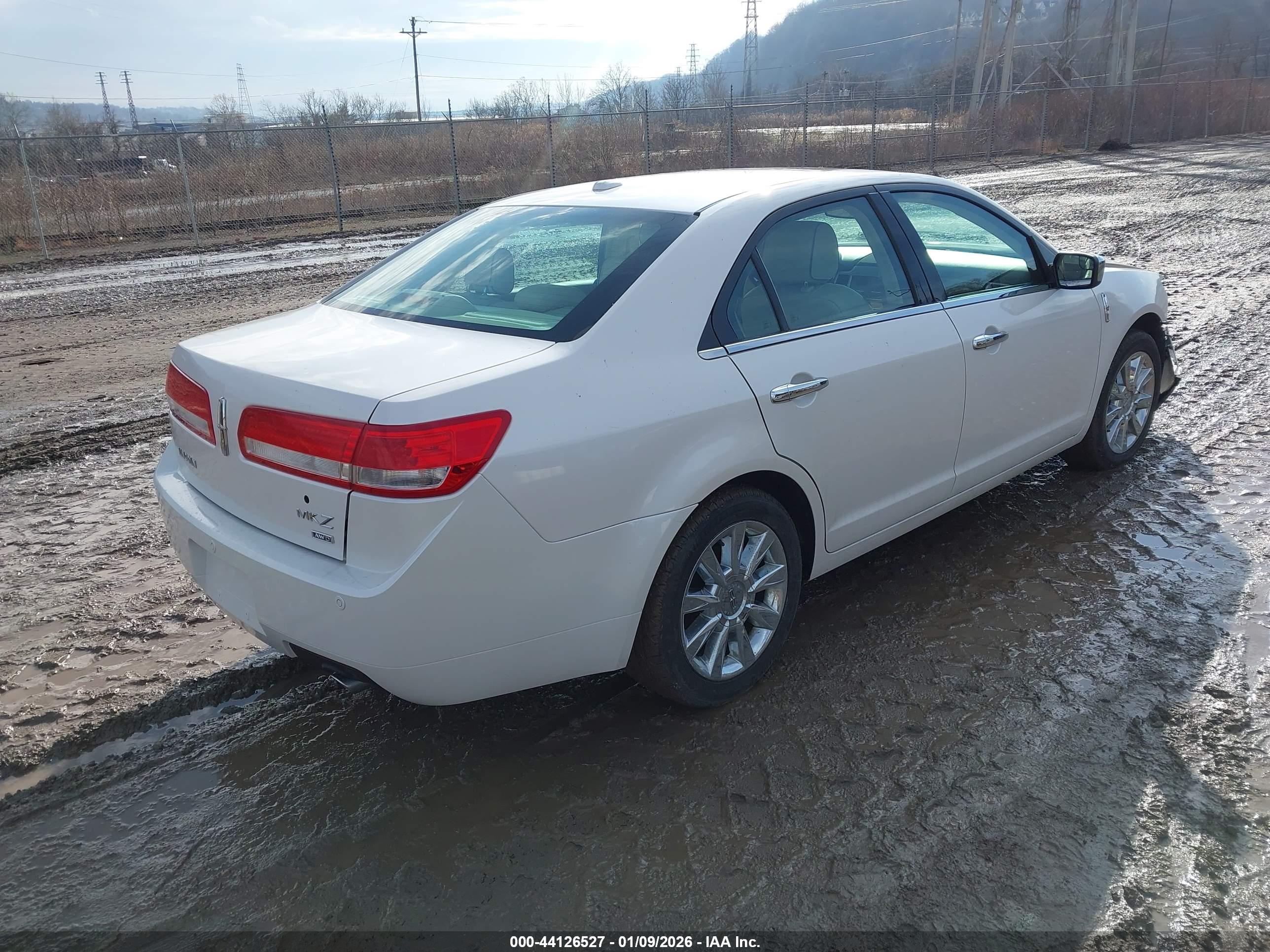 LINCOLN MKZ image 4