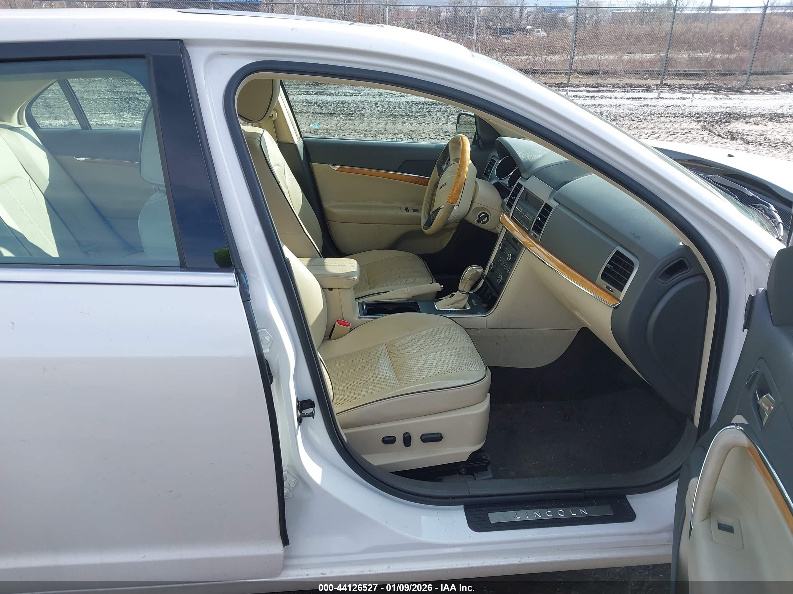 LINCOLN MKZ image 5