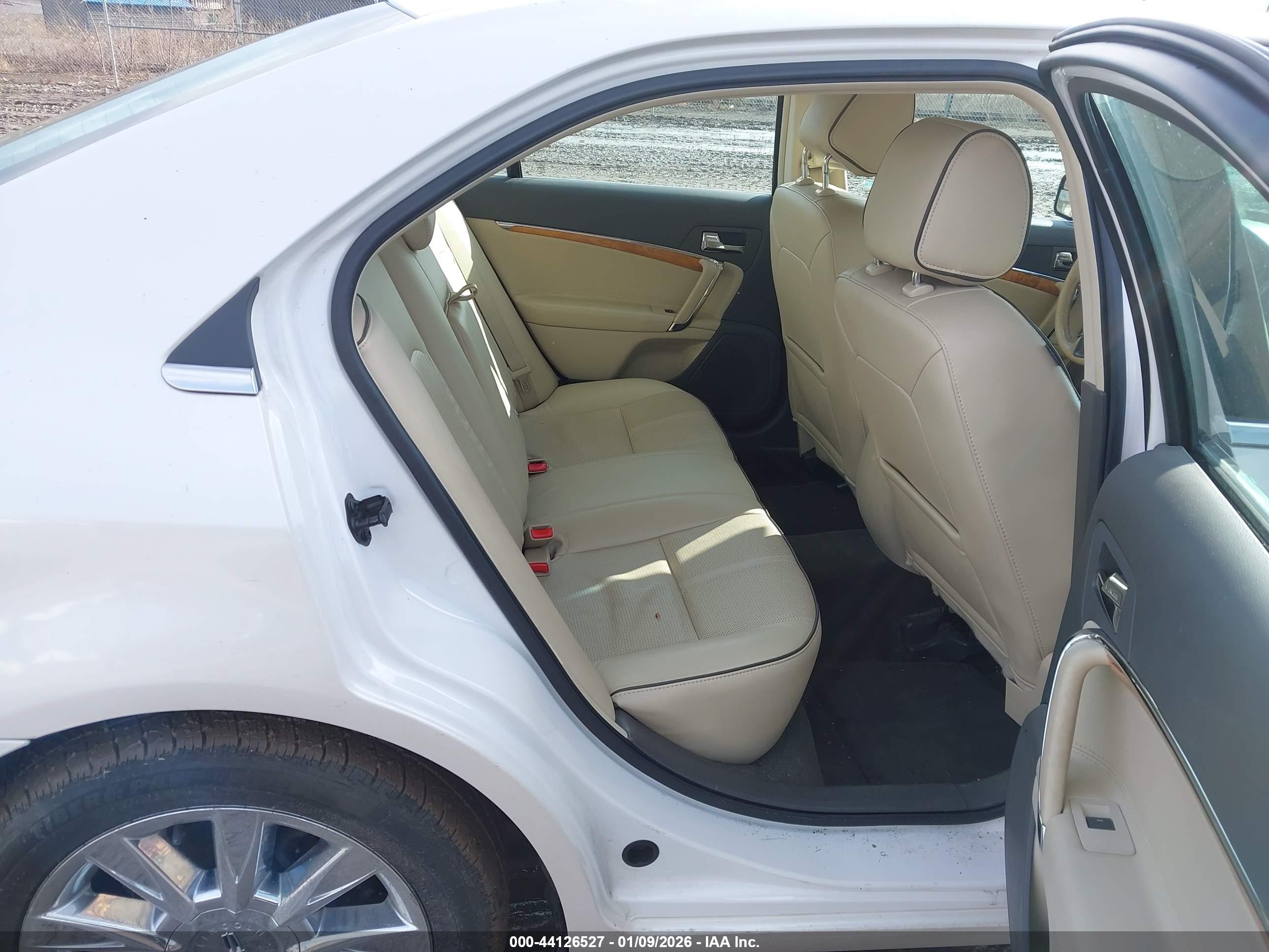 LINCOLN MKZ image 8