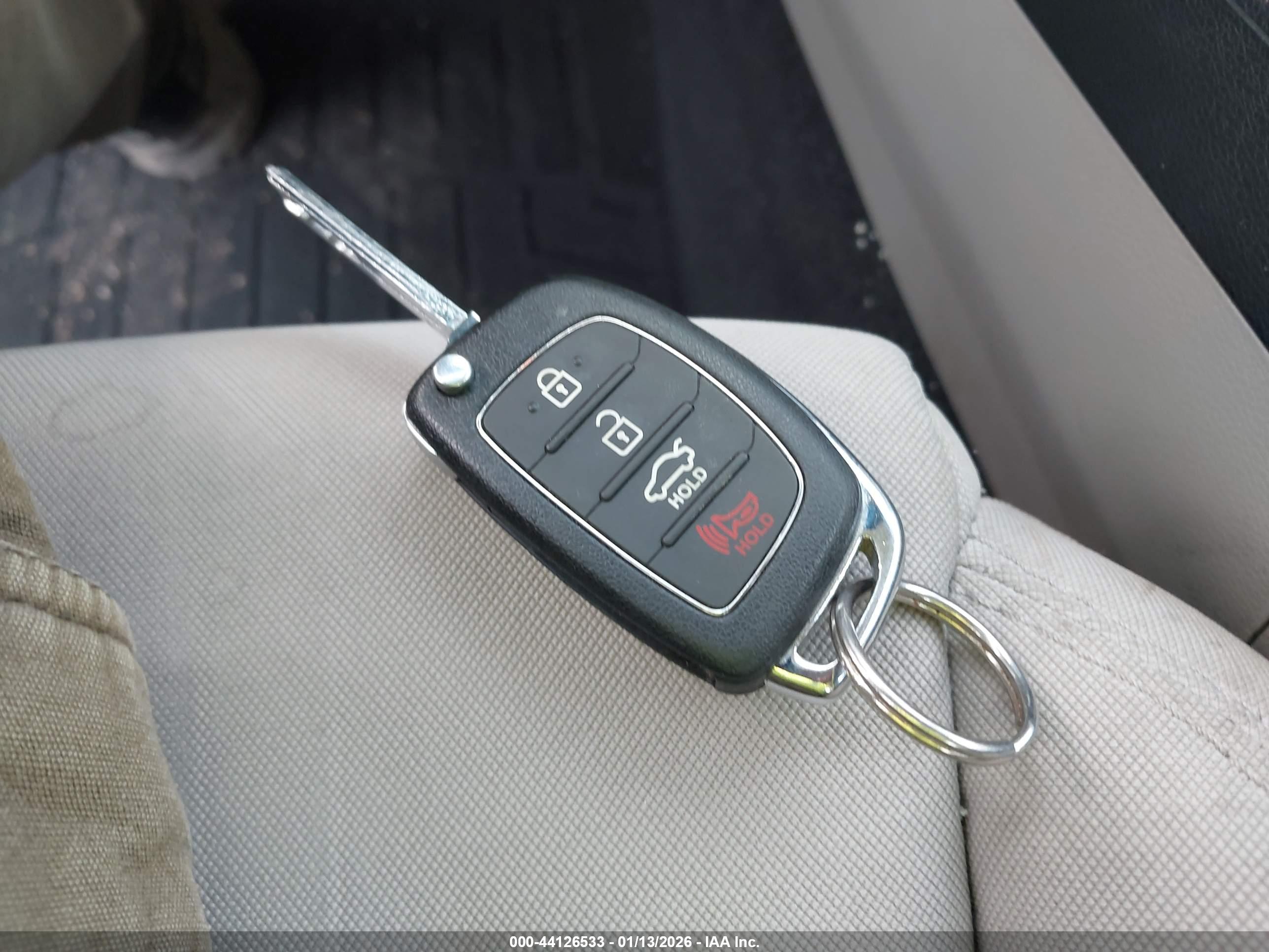 HYUNDAI SONATA image 11