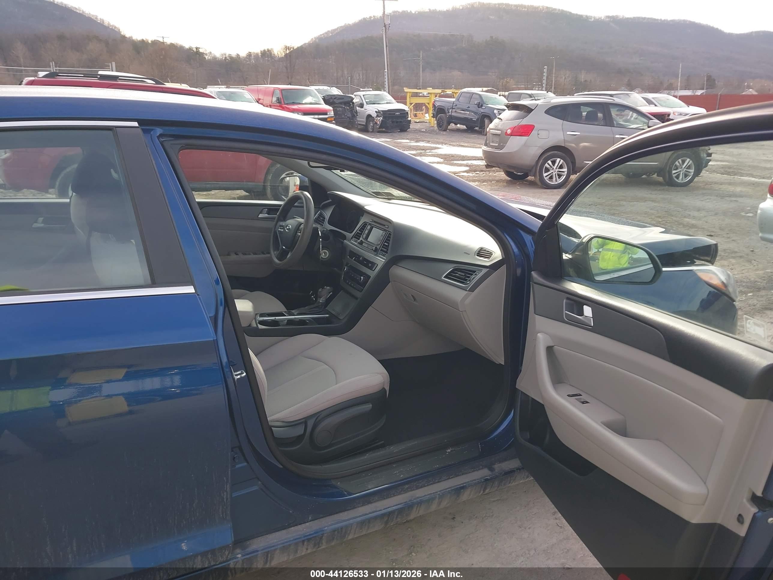 HYUNDAI SONATA image 5