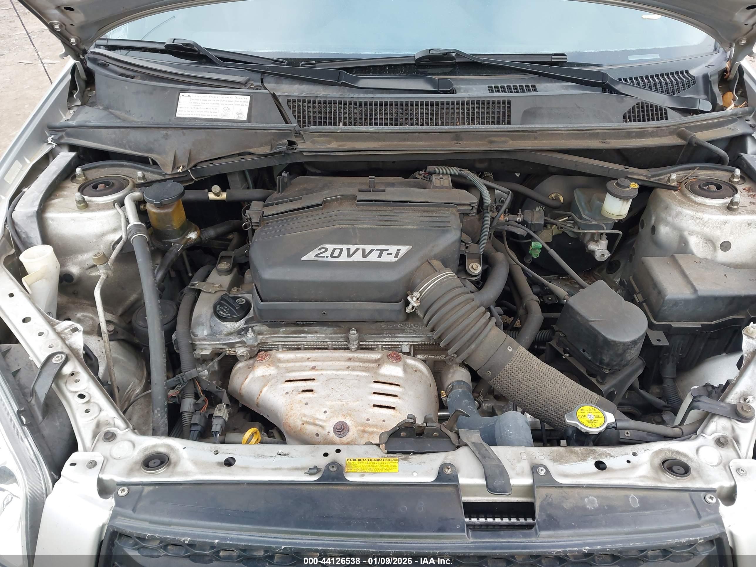 TOYOTA RAV4 image 10