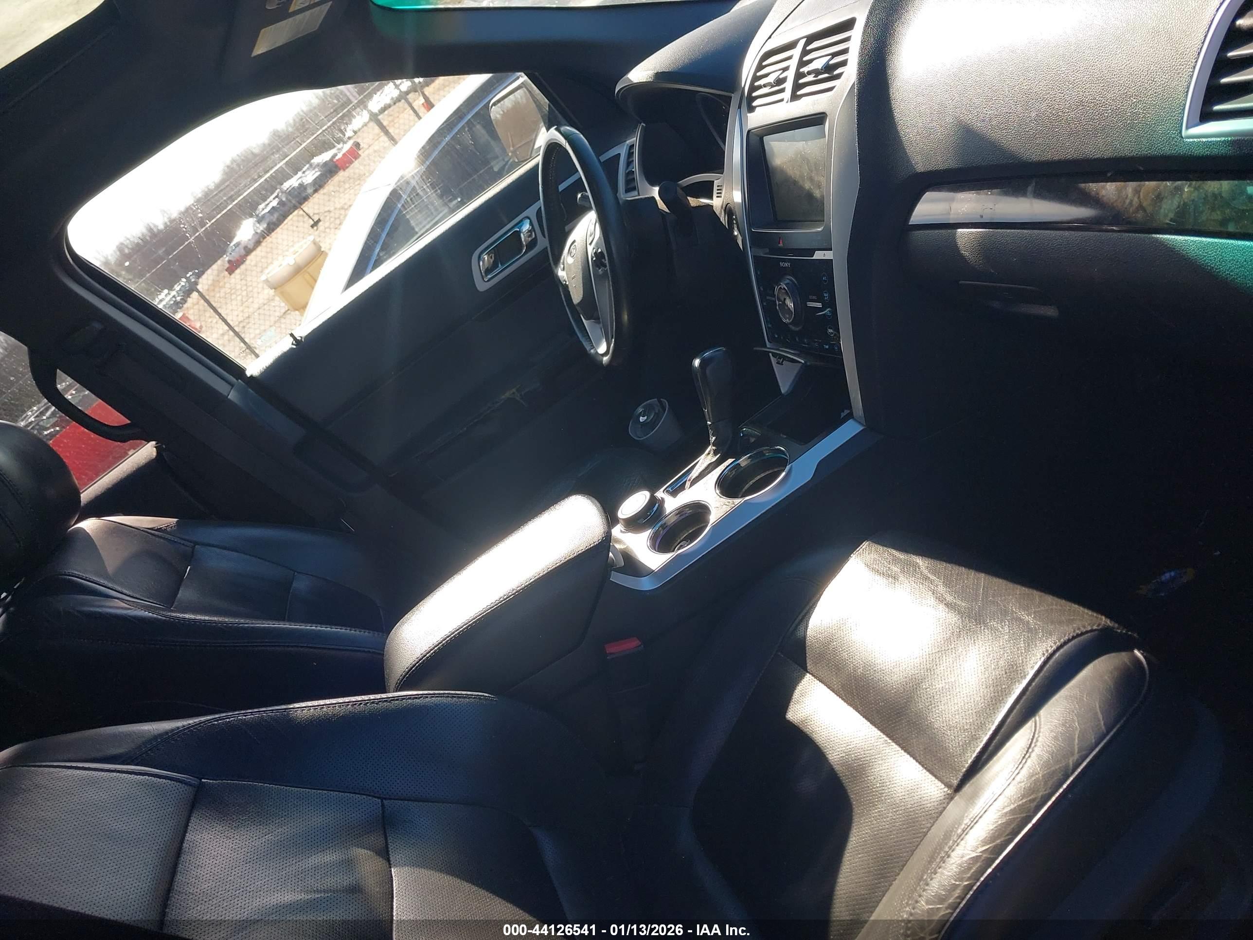 FORD EXPLORER image 5