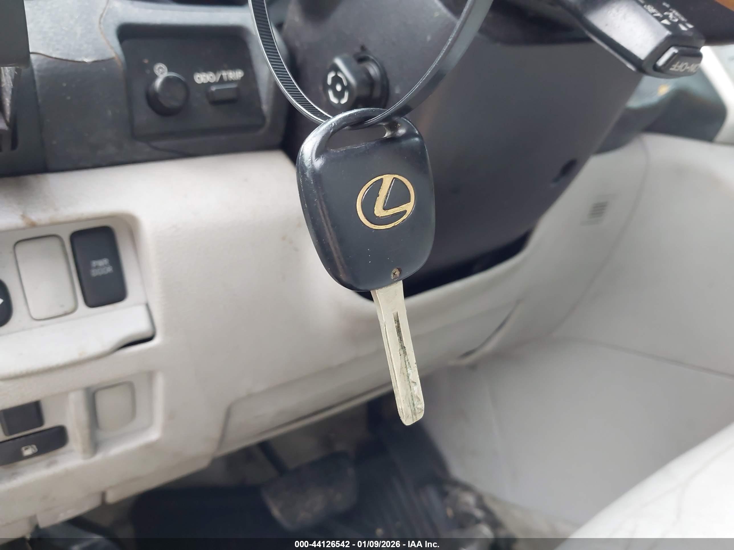 LEXUS RX image 11