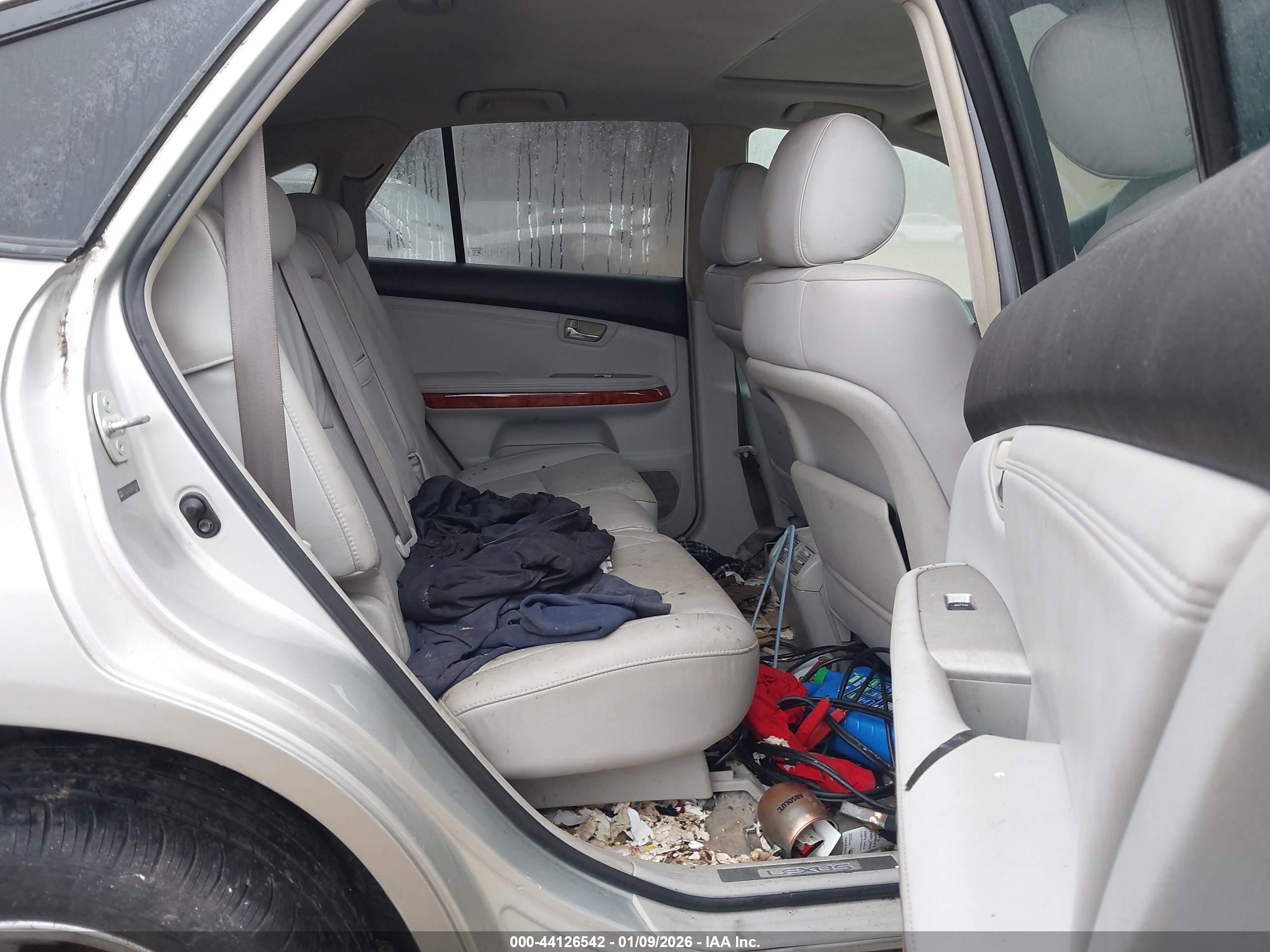 LEXUS RX image 8