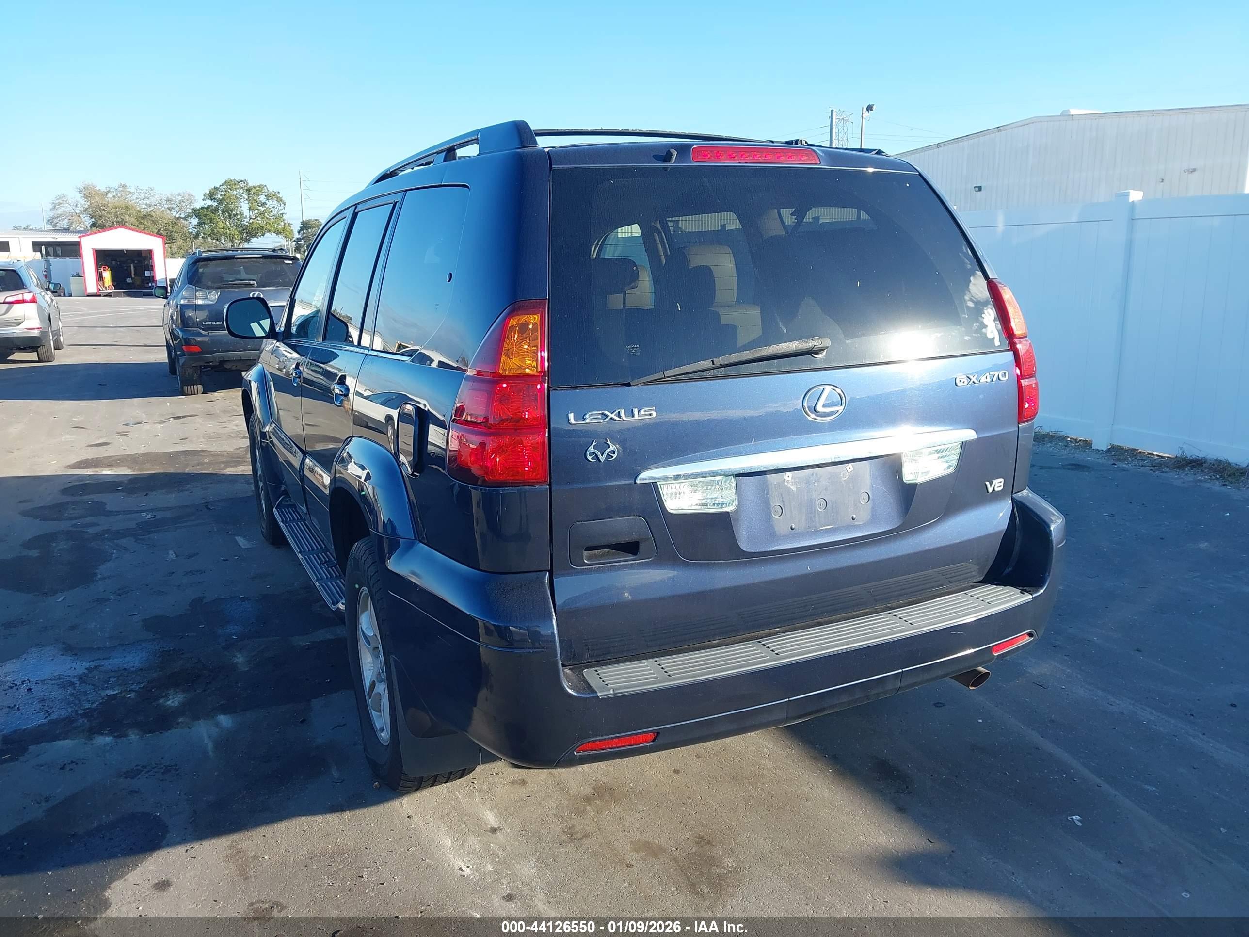 LEXUS GX image 3