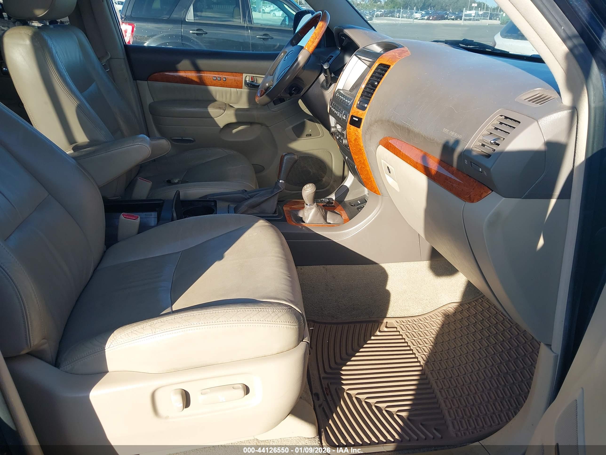 LEXUS GX image 5