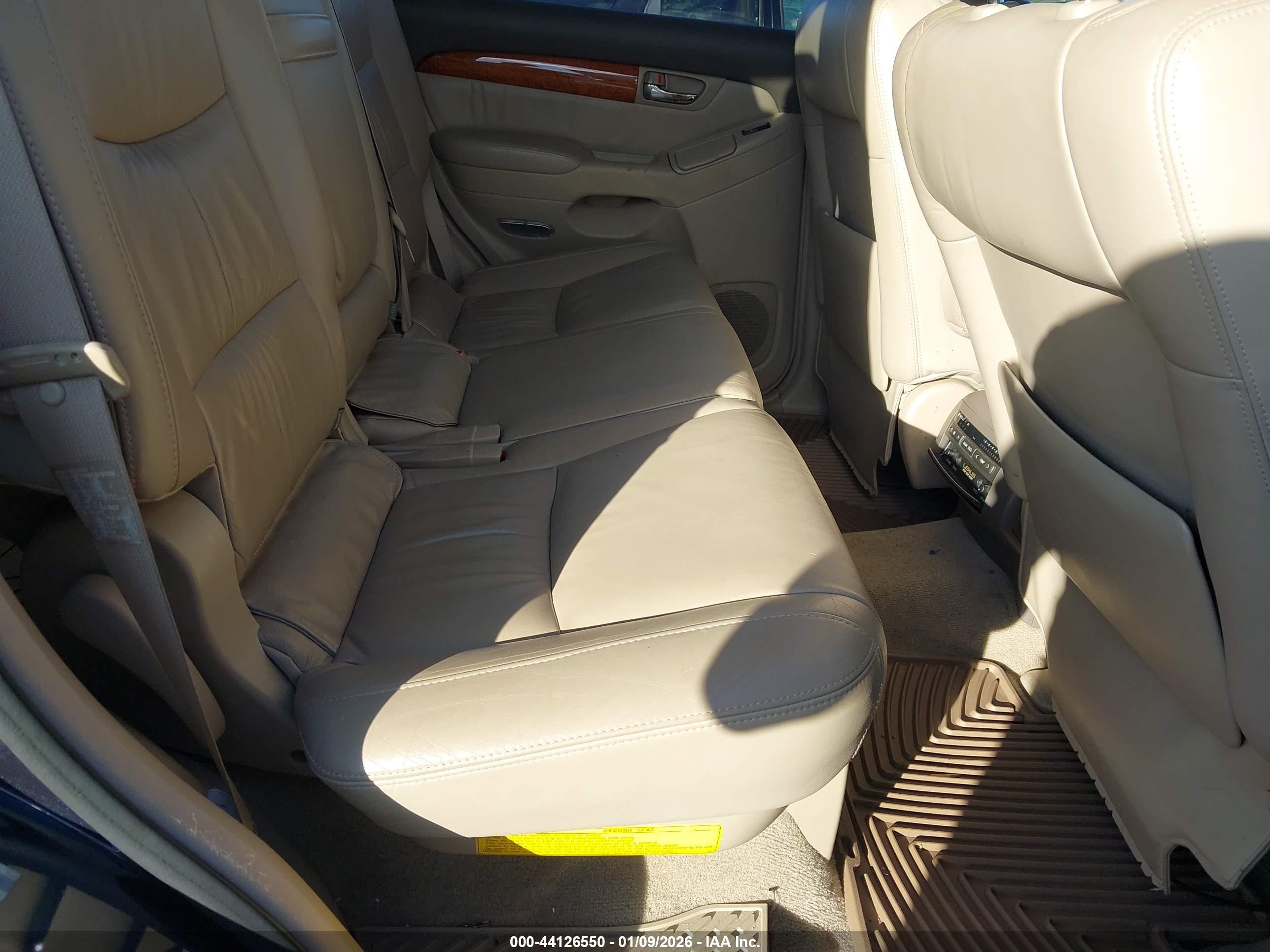 LEXUS GX image 8