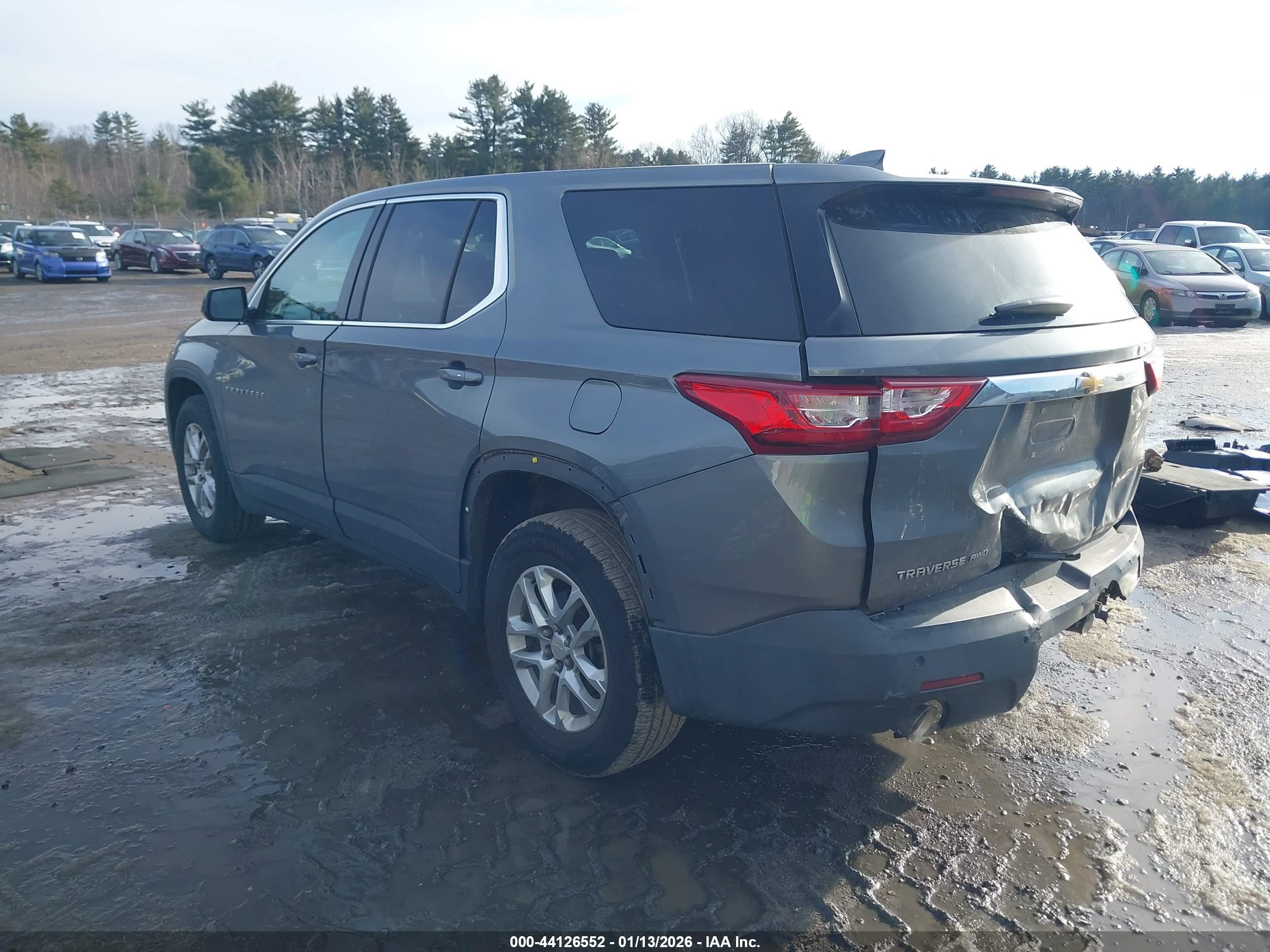 CHEVROLET TRAVERSE image 3