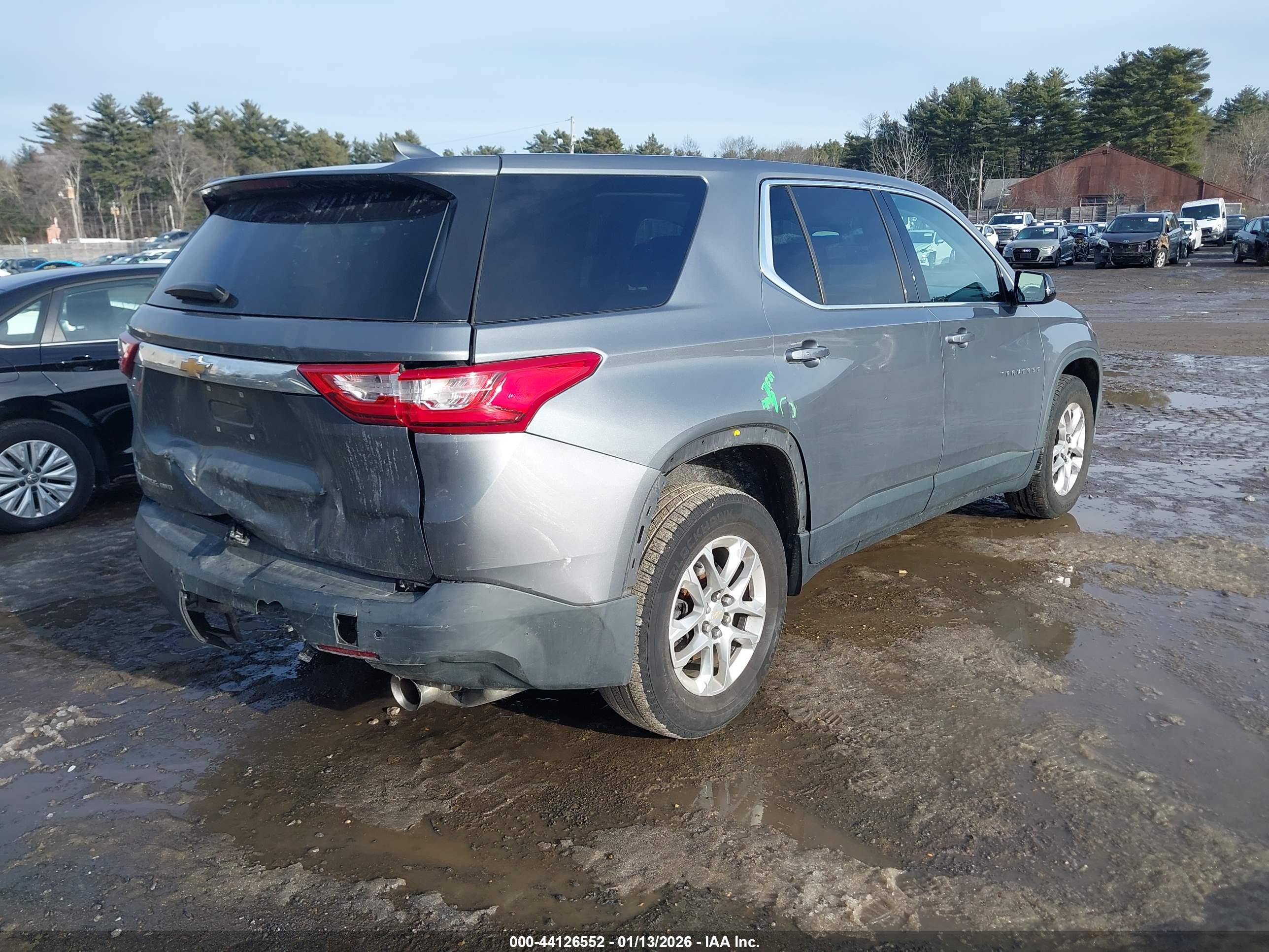 CHEVROLET TRAVERSE image 4