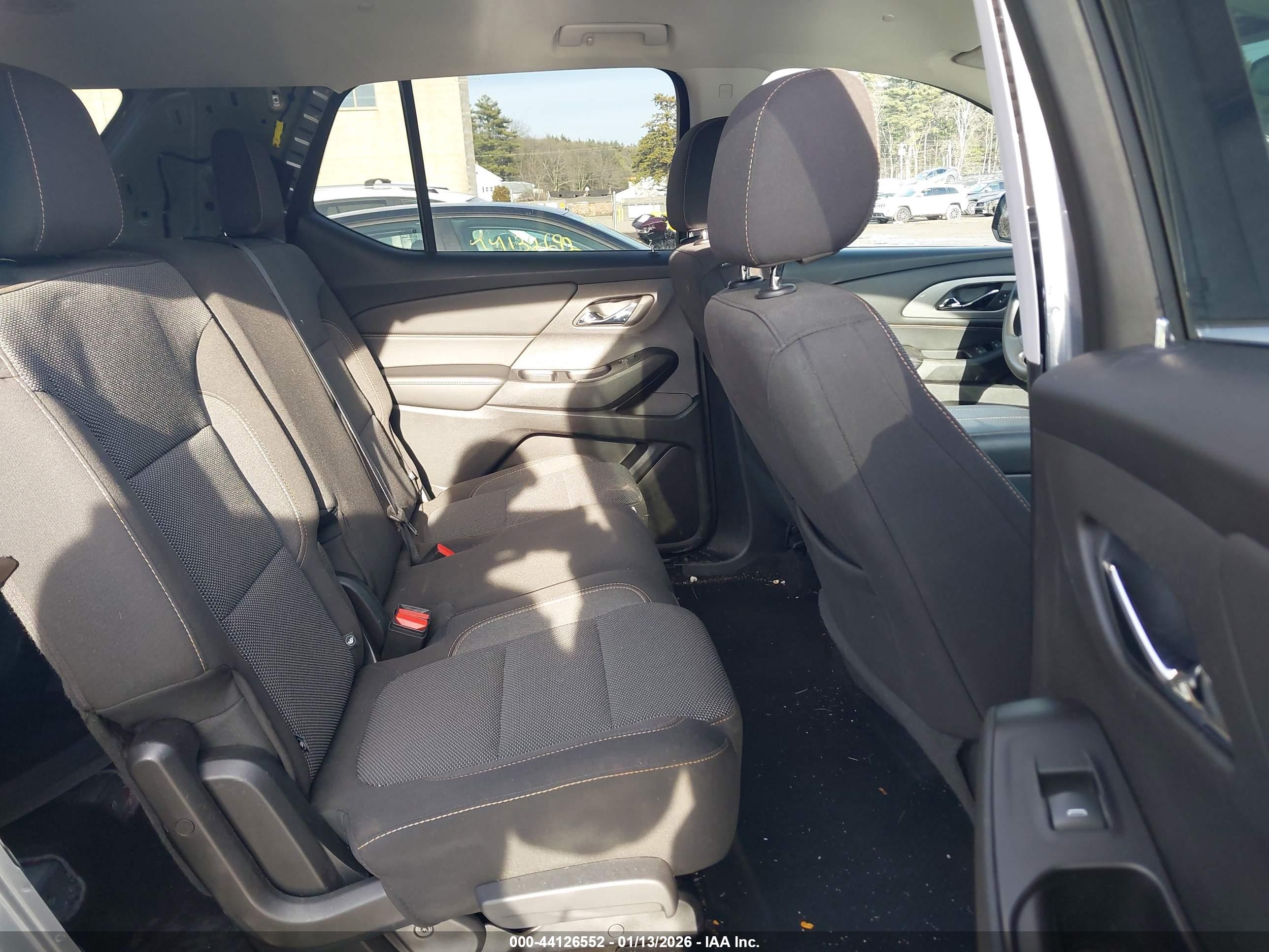 CHEVROLET TRAVERSE image 8