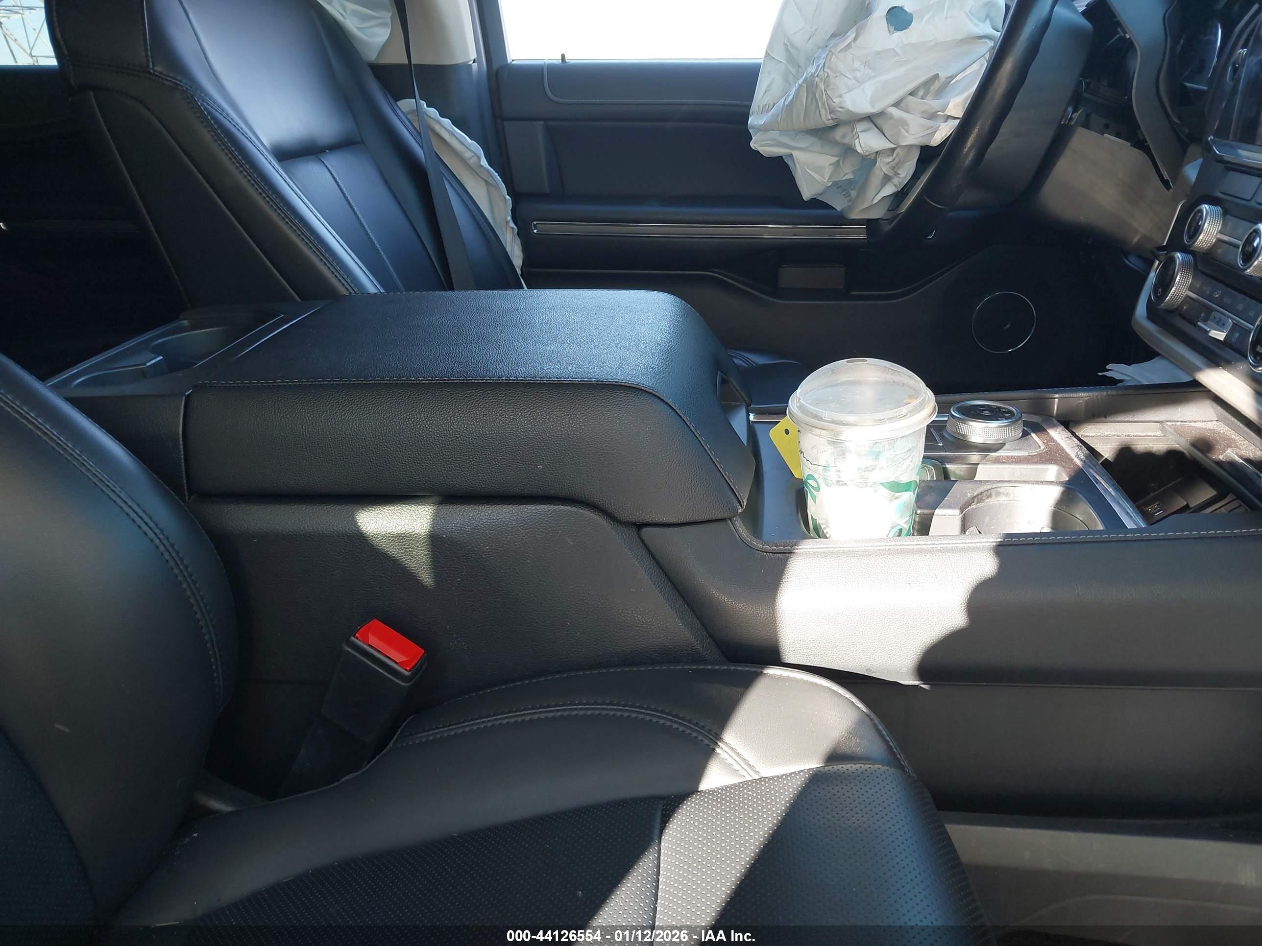 FORD EXPEDITION image 5