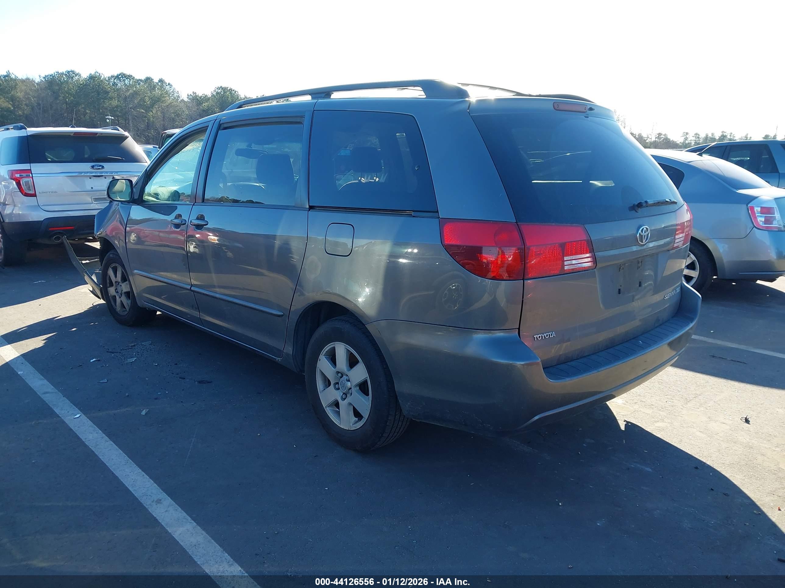 TOYOTA SIENNA image 3
