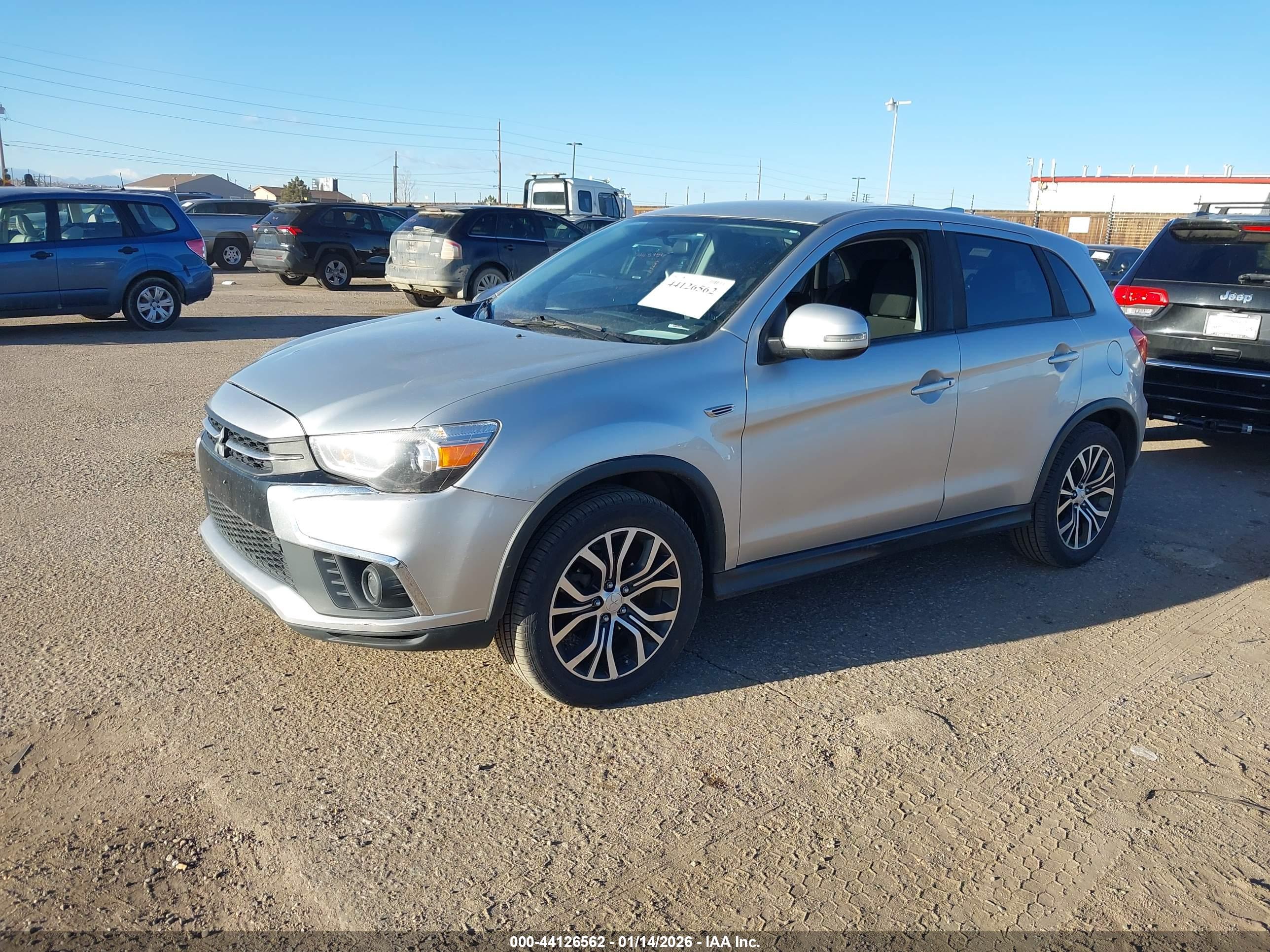 MITSUBISHI OUTLANDER image 2