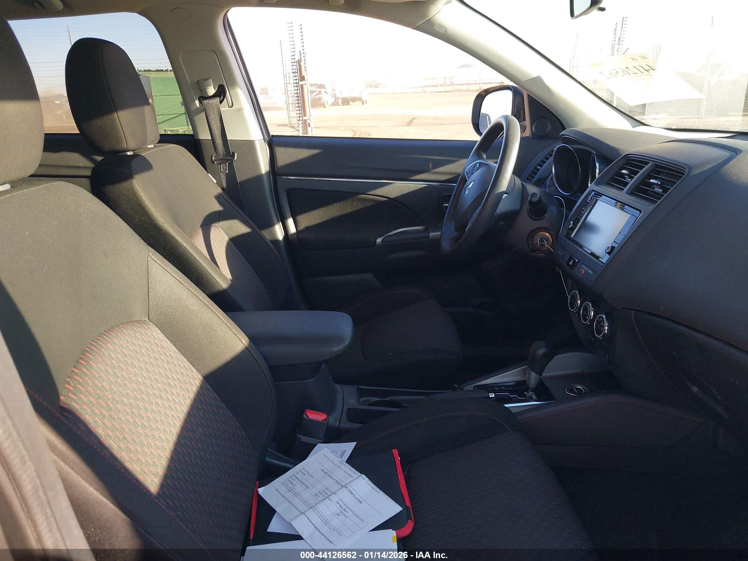 MITSUBISHI OUTLANDER image 5