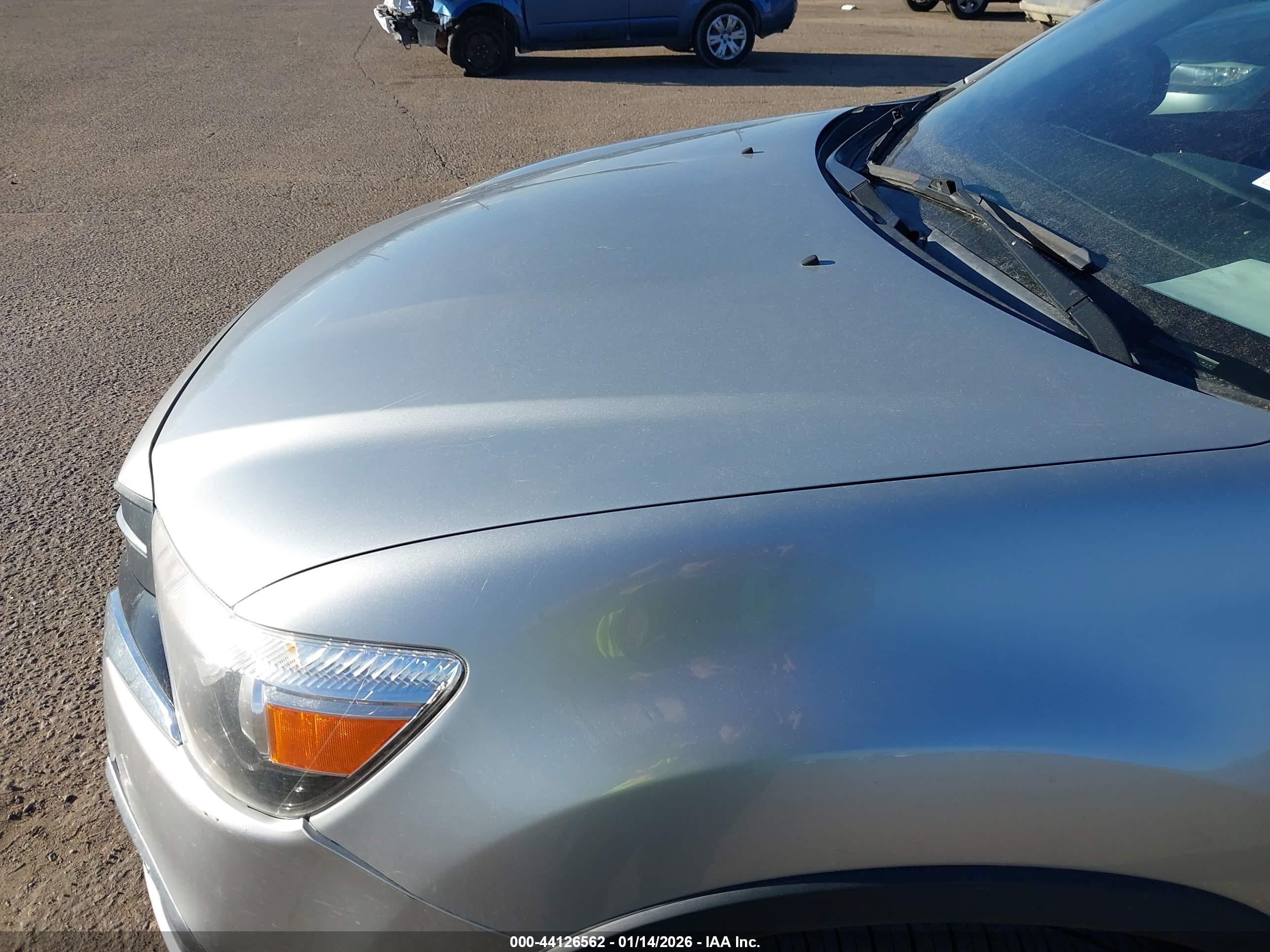 MITSUBISHI OUTLANDER image 6