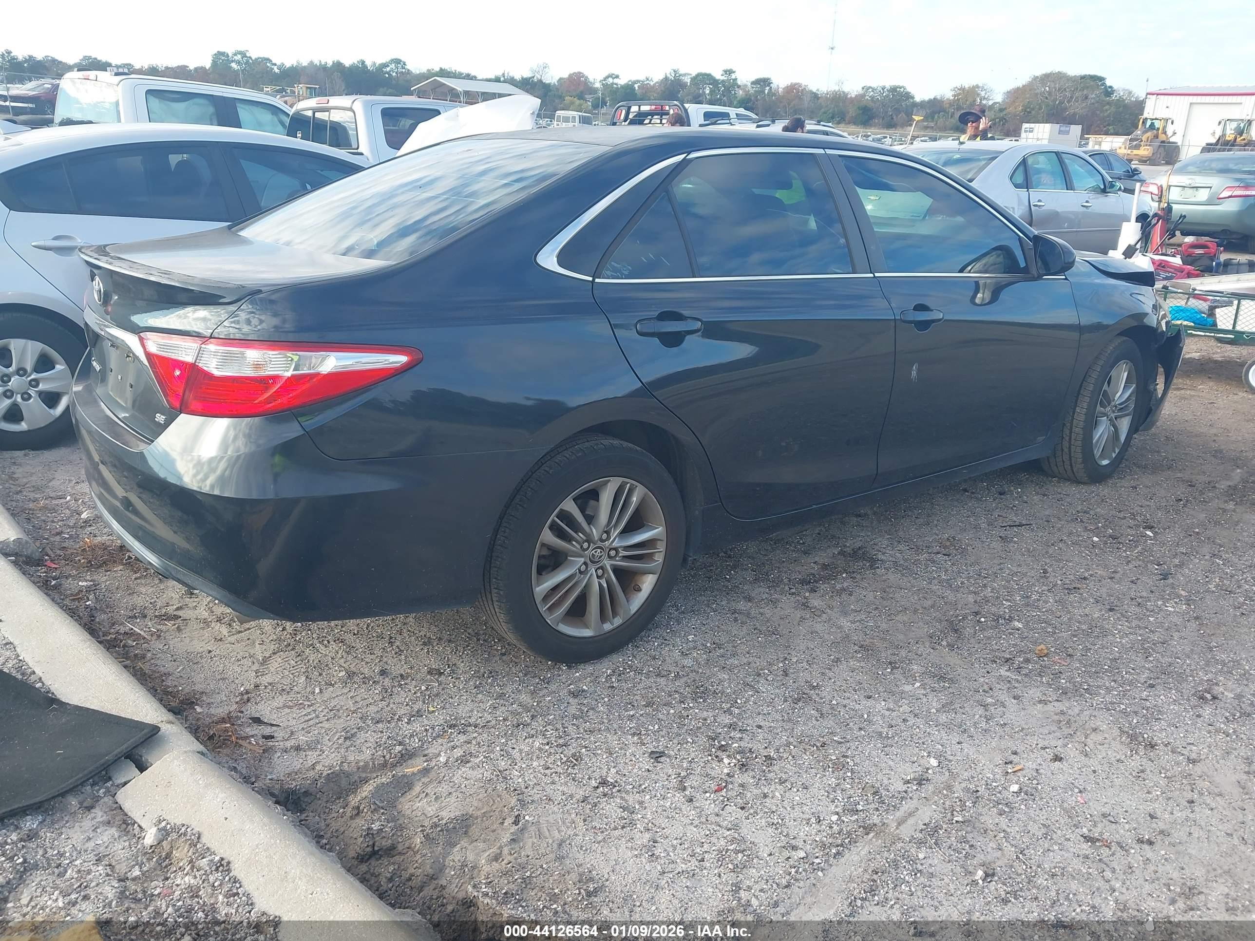 TOYOTA CAMRY image 4