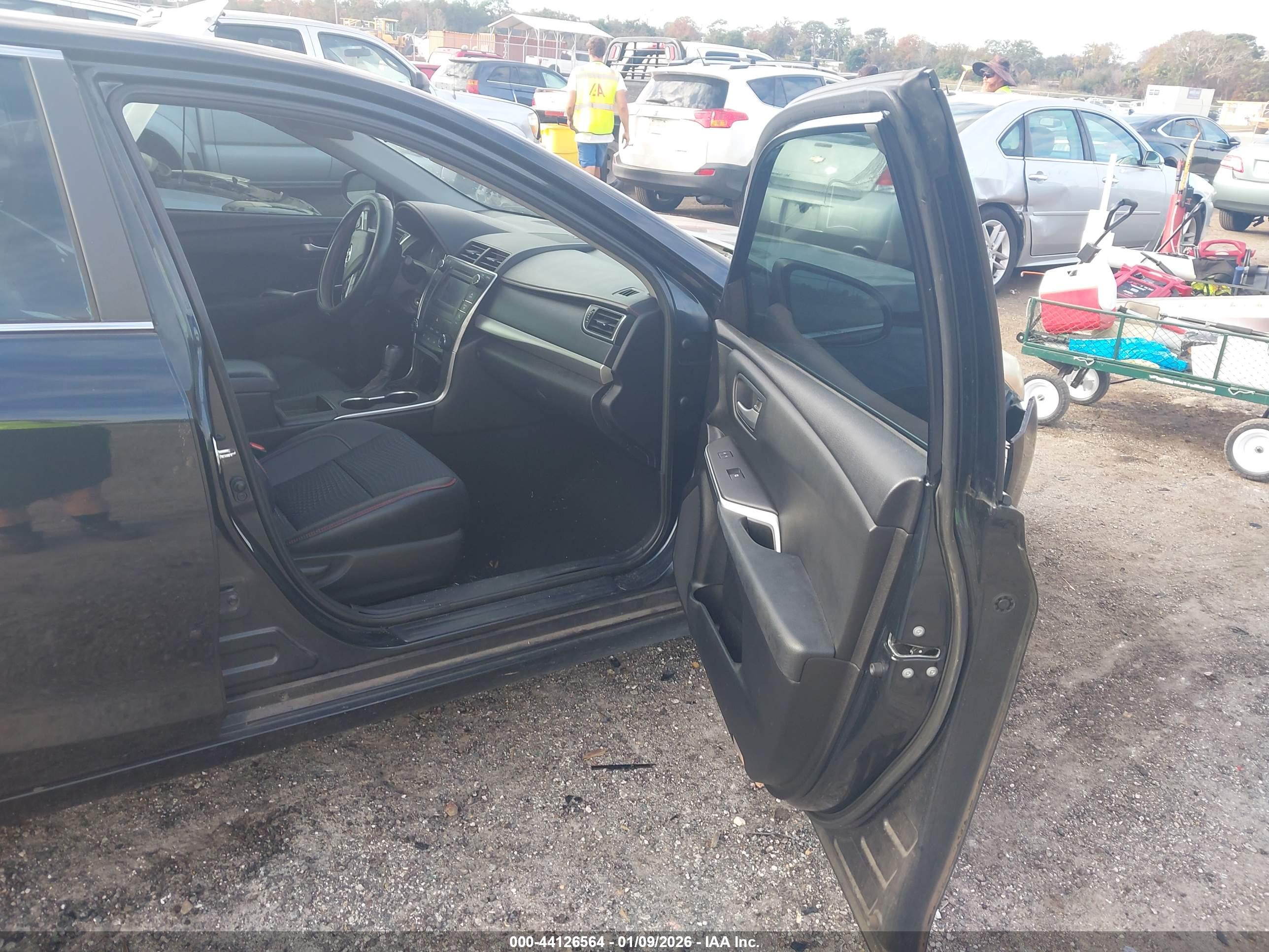 TOYOTA CAMRY image 5