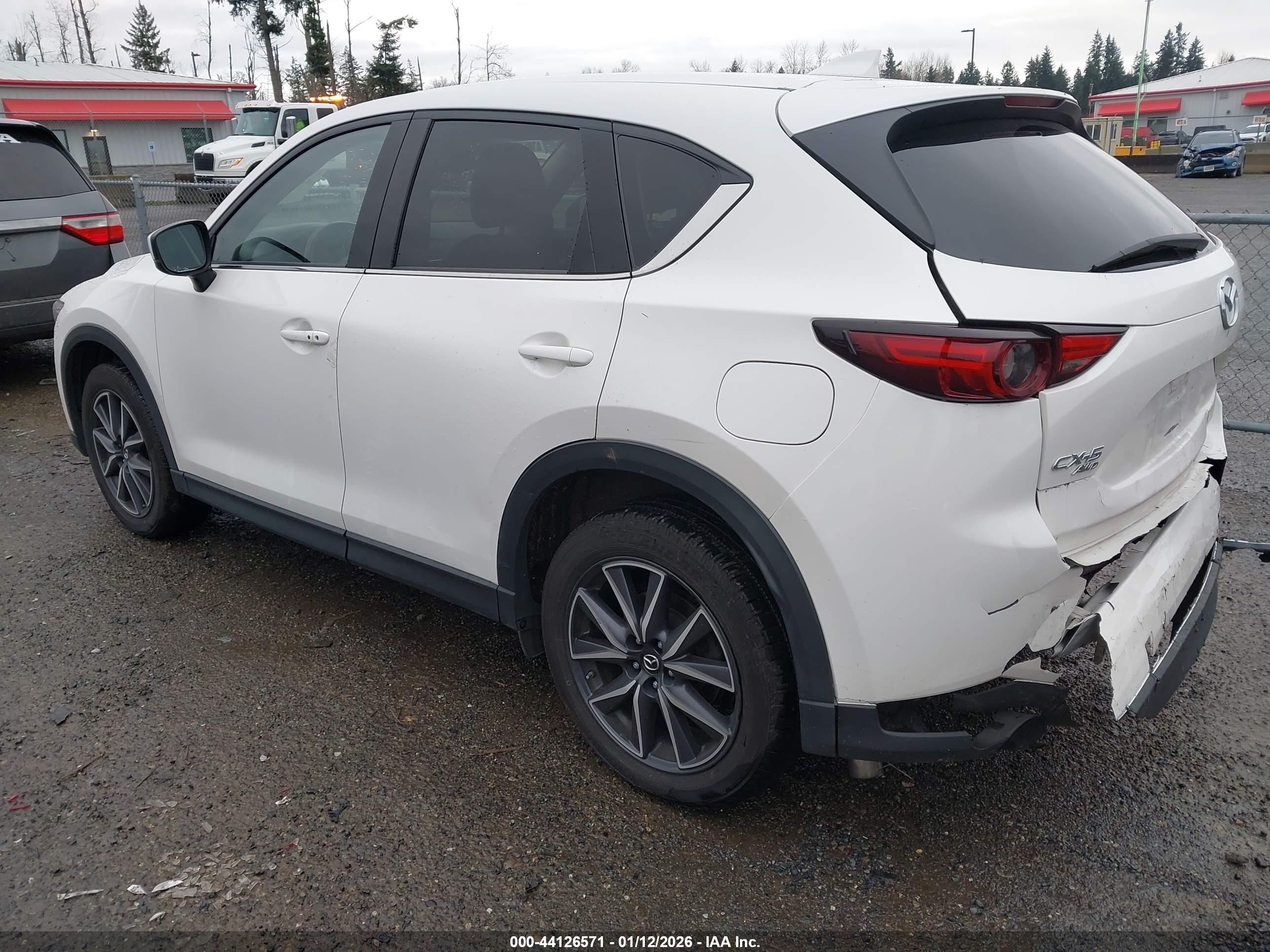 MAZDA CX-5 image 3