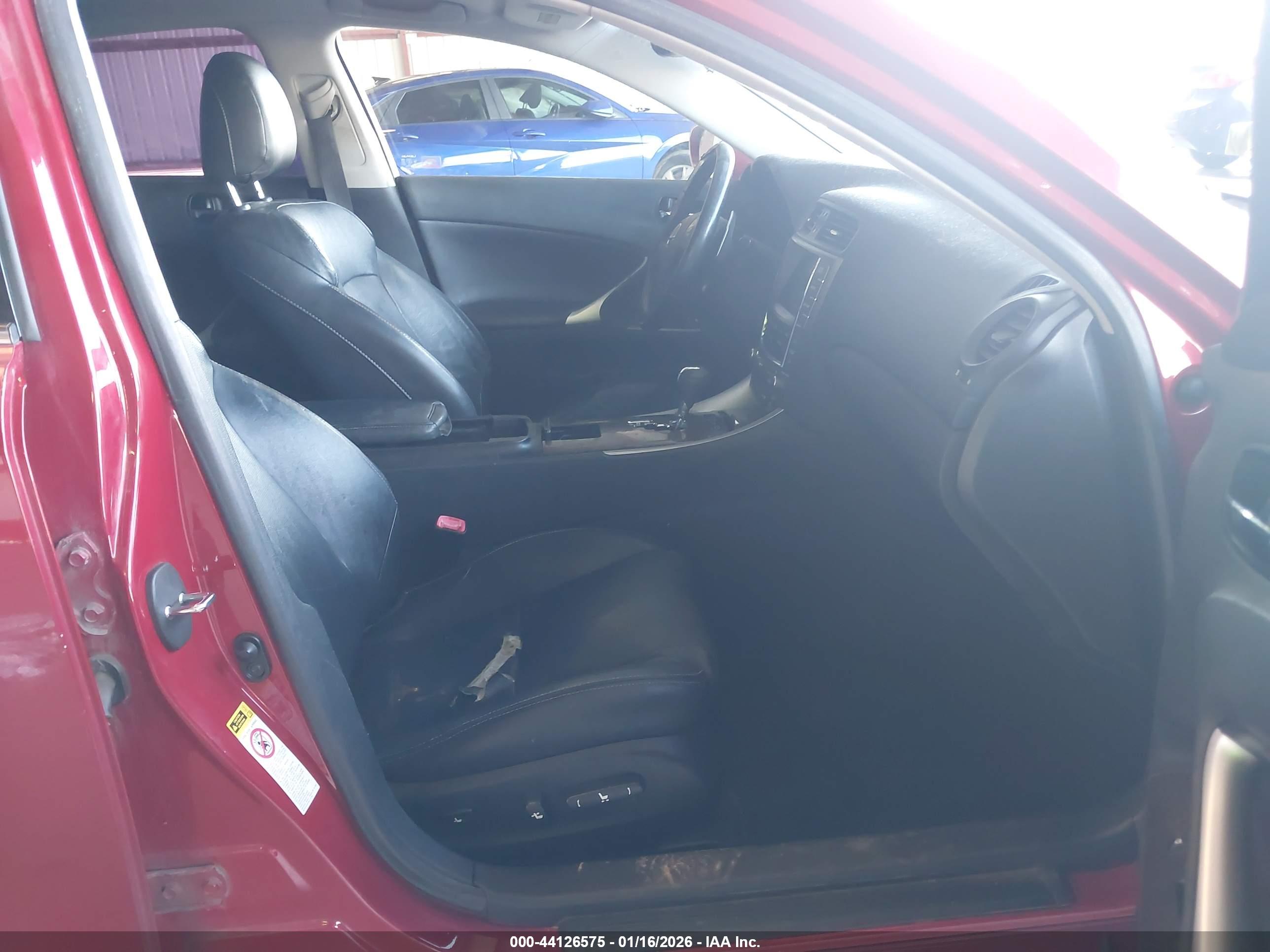 LEXUS IS image 5