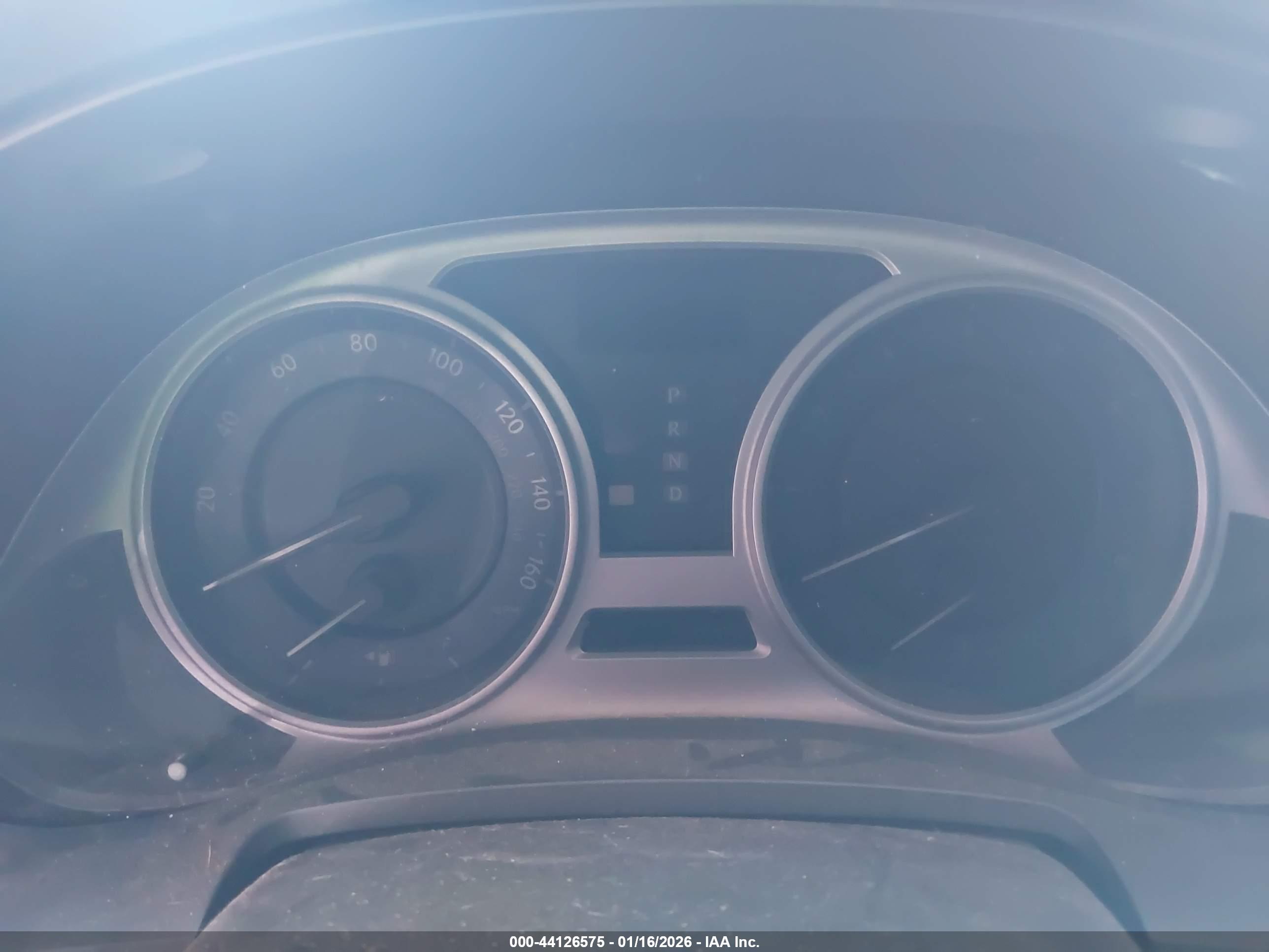 LEXUS IS image 7