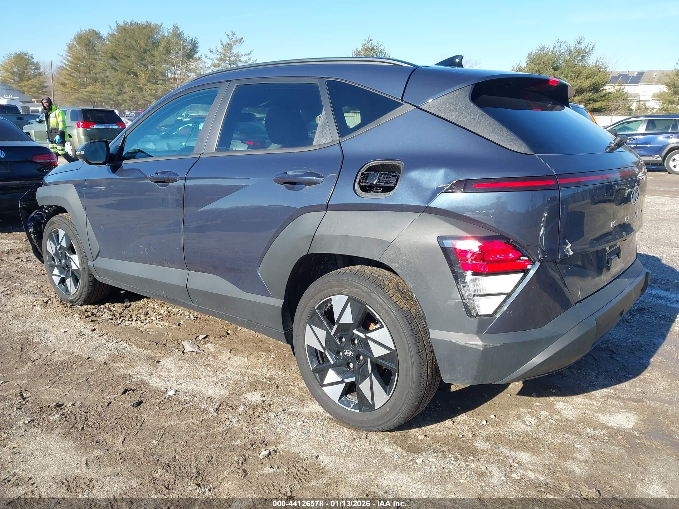 HYUNDAI KONA image 3