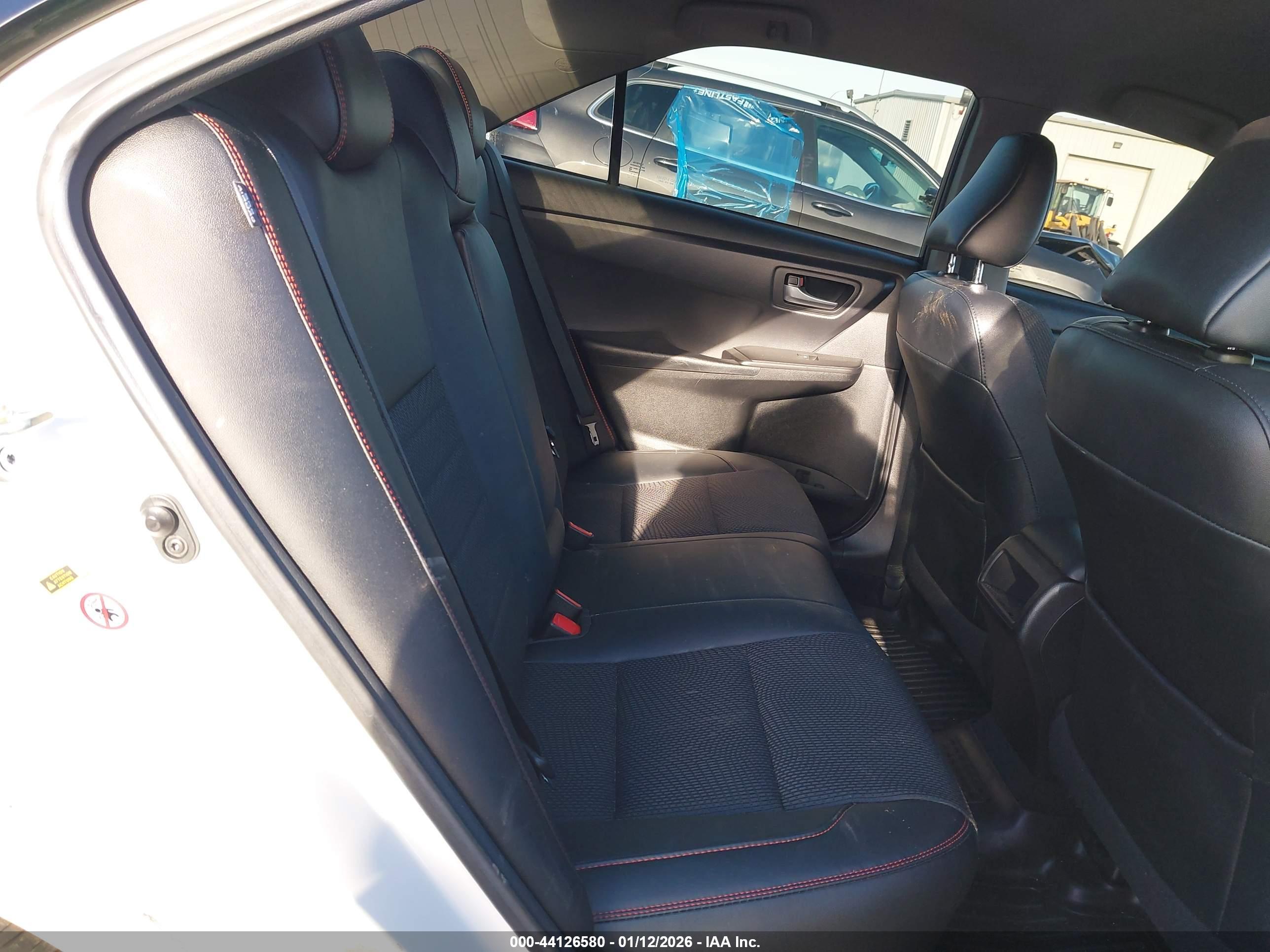 TOYOTA CAMRY image 8