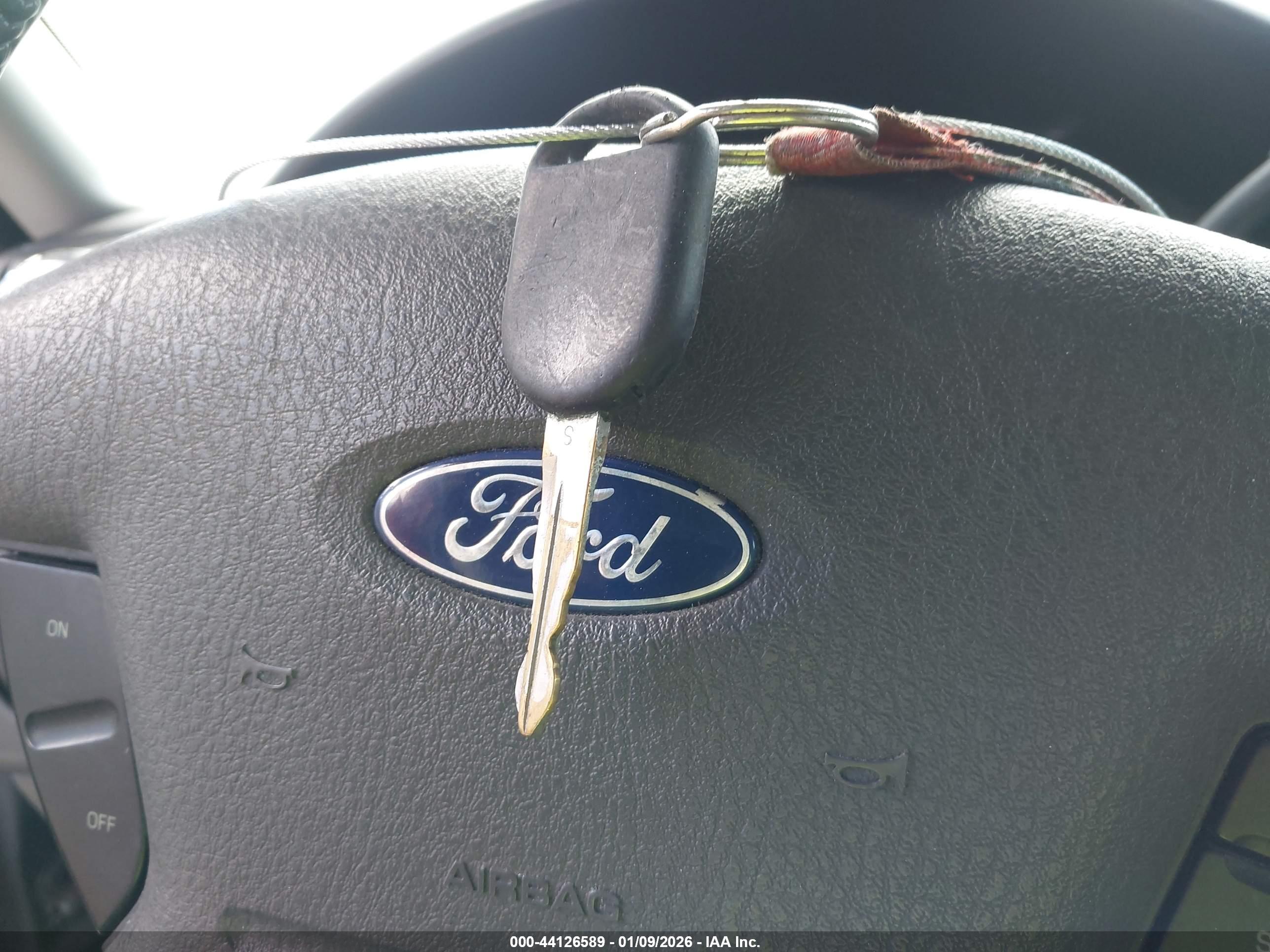 FORD EXPEDITION image 11