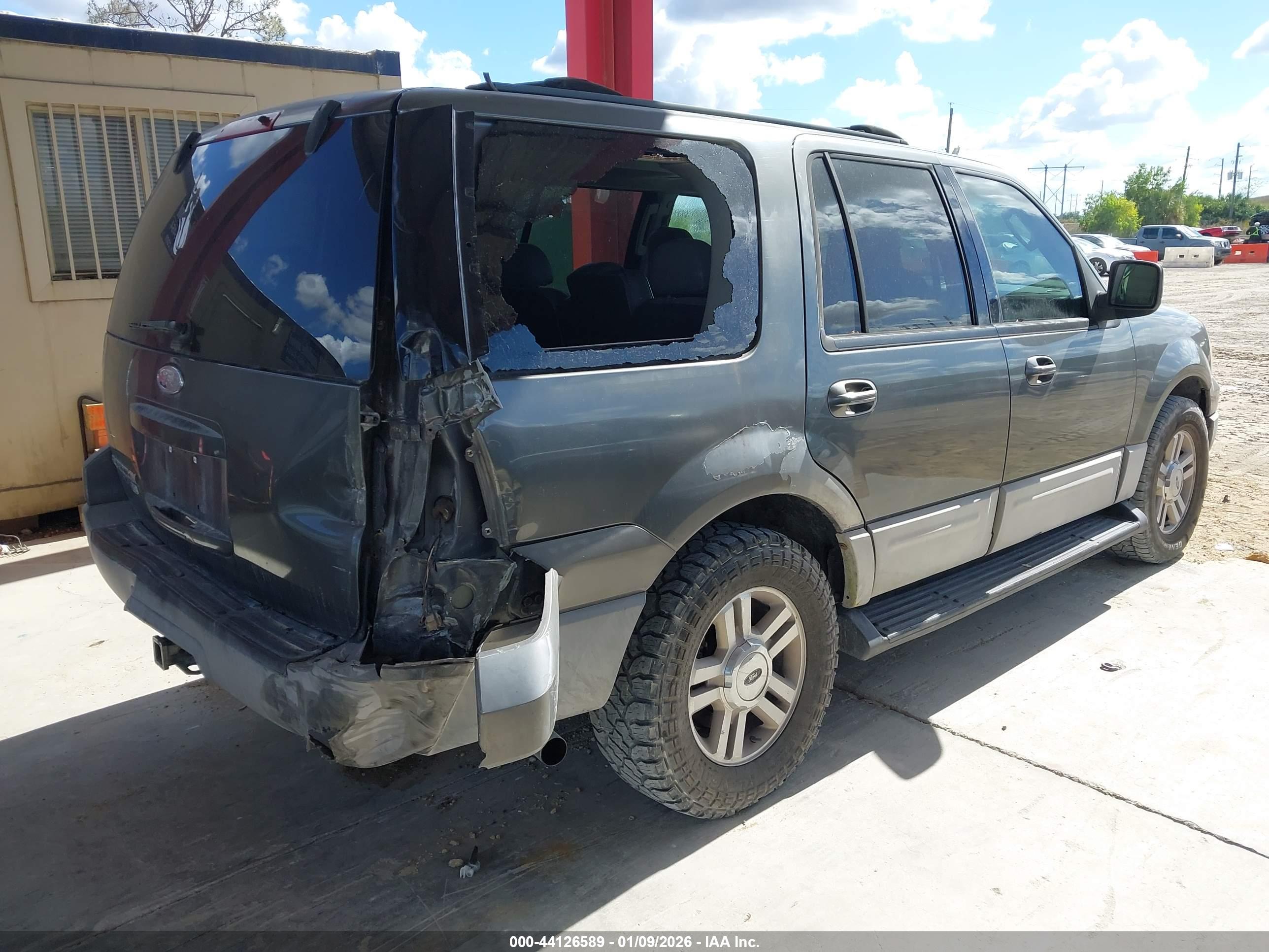 FORD EXPEDITION image 4