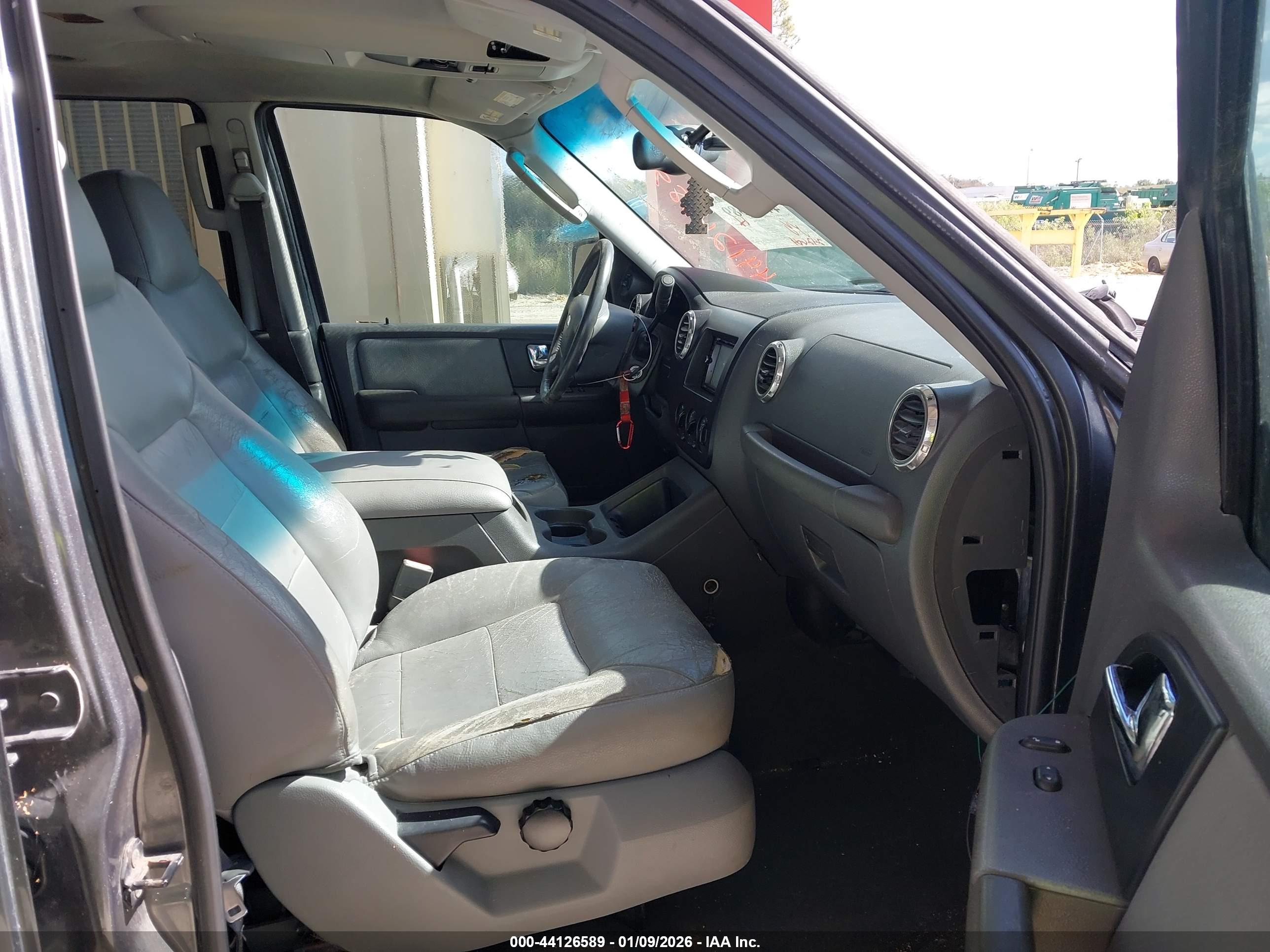 FORD EXPEDITION image 5