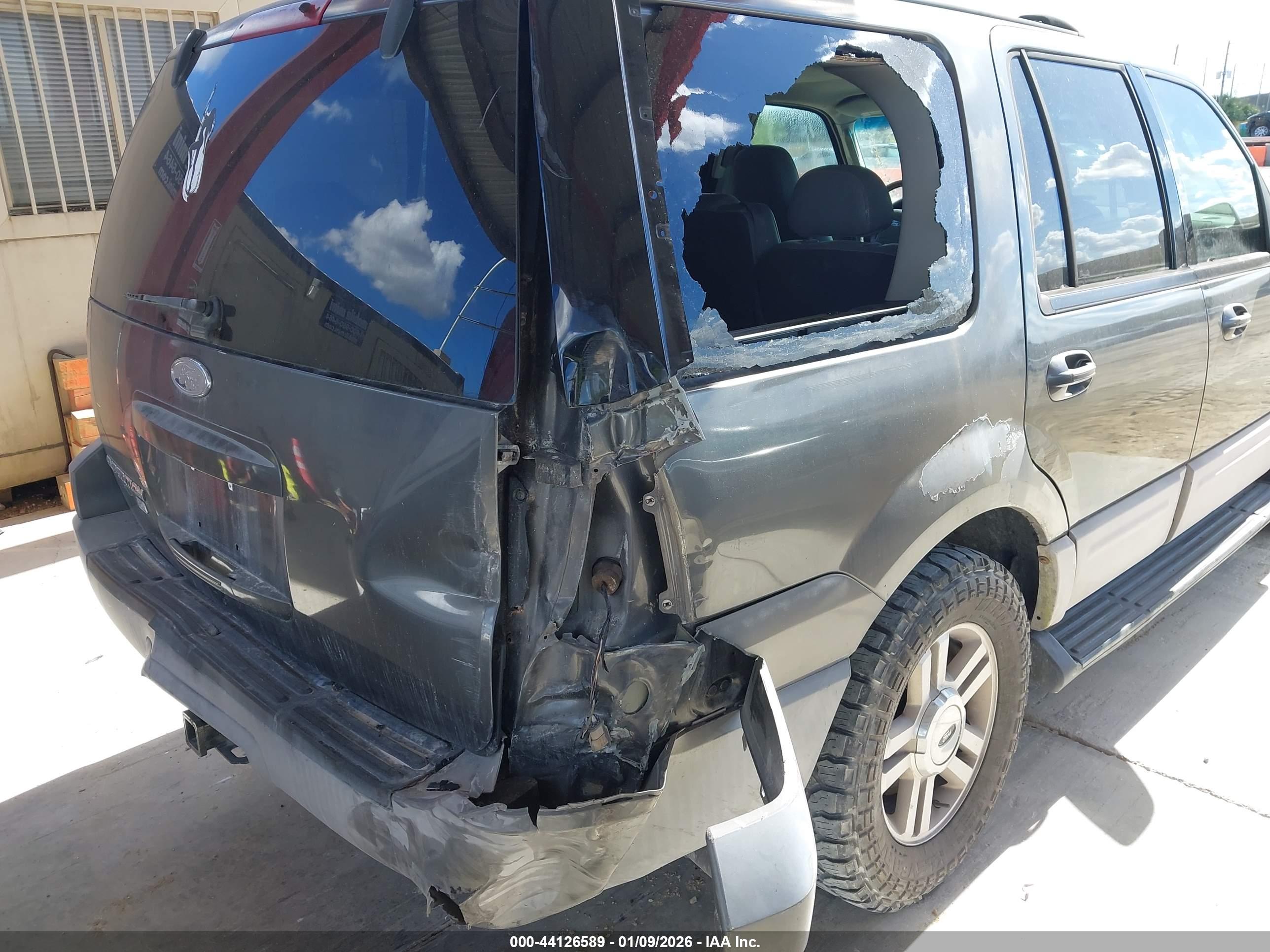 FORD EXPEDITION image 6