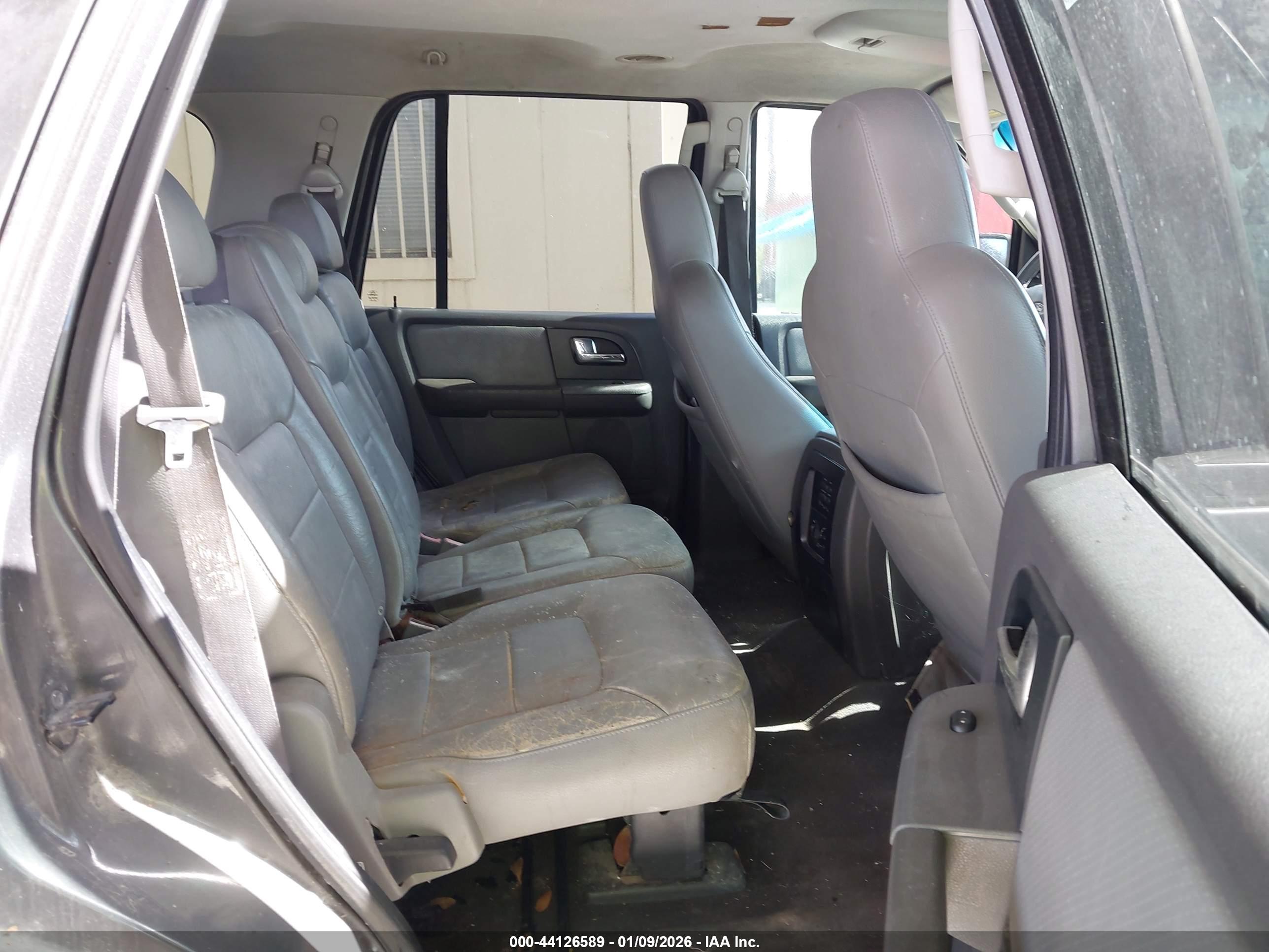 FORD EXPEDITION image 8
