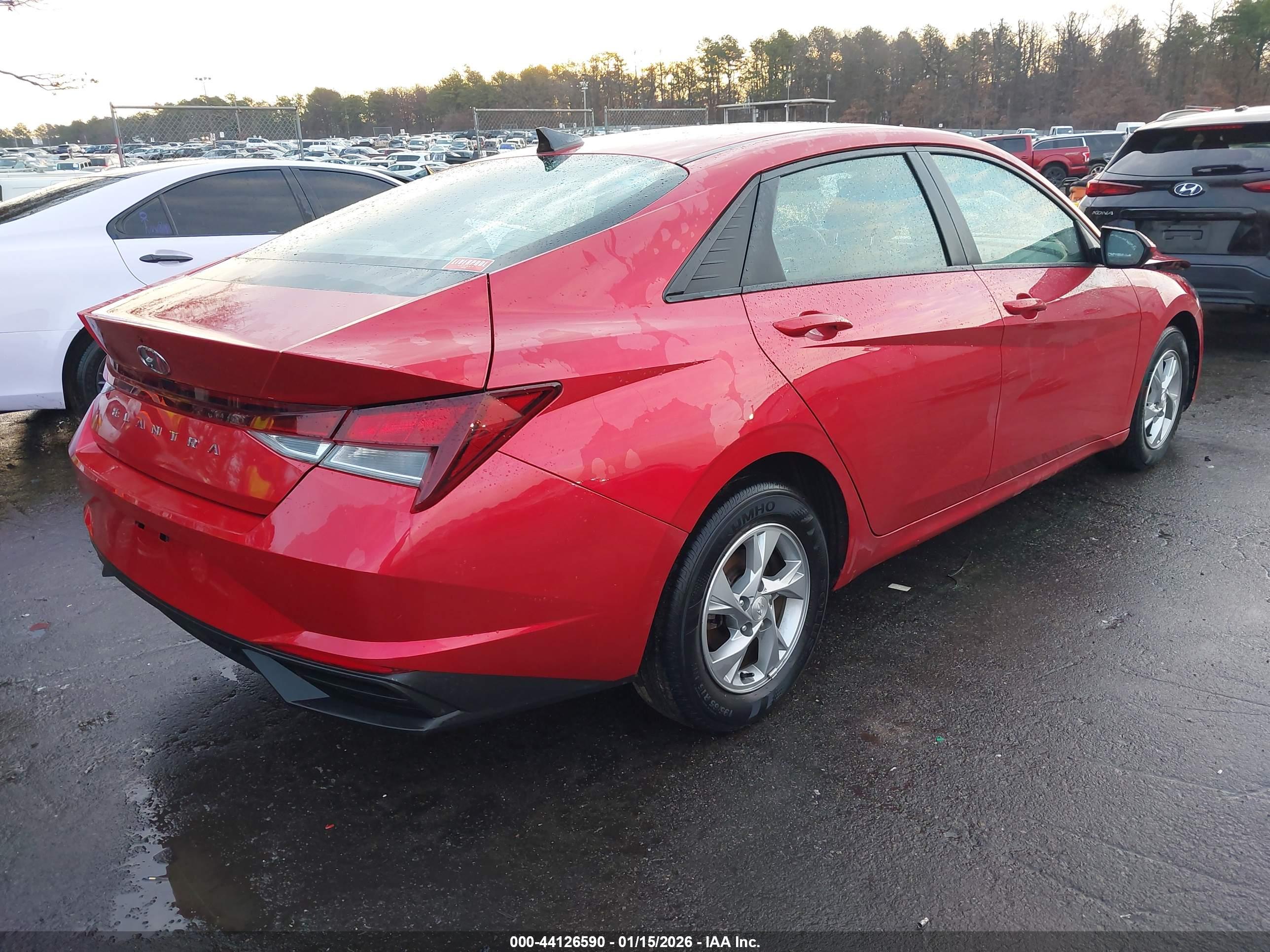 HYUNDAI ELANTRA image 4