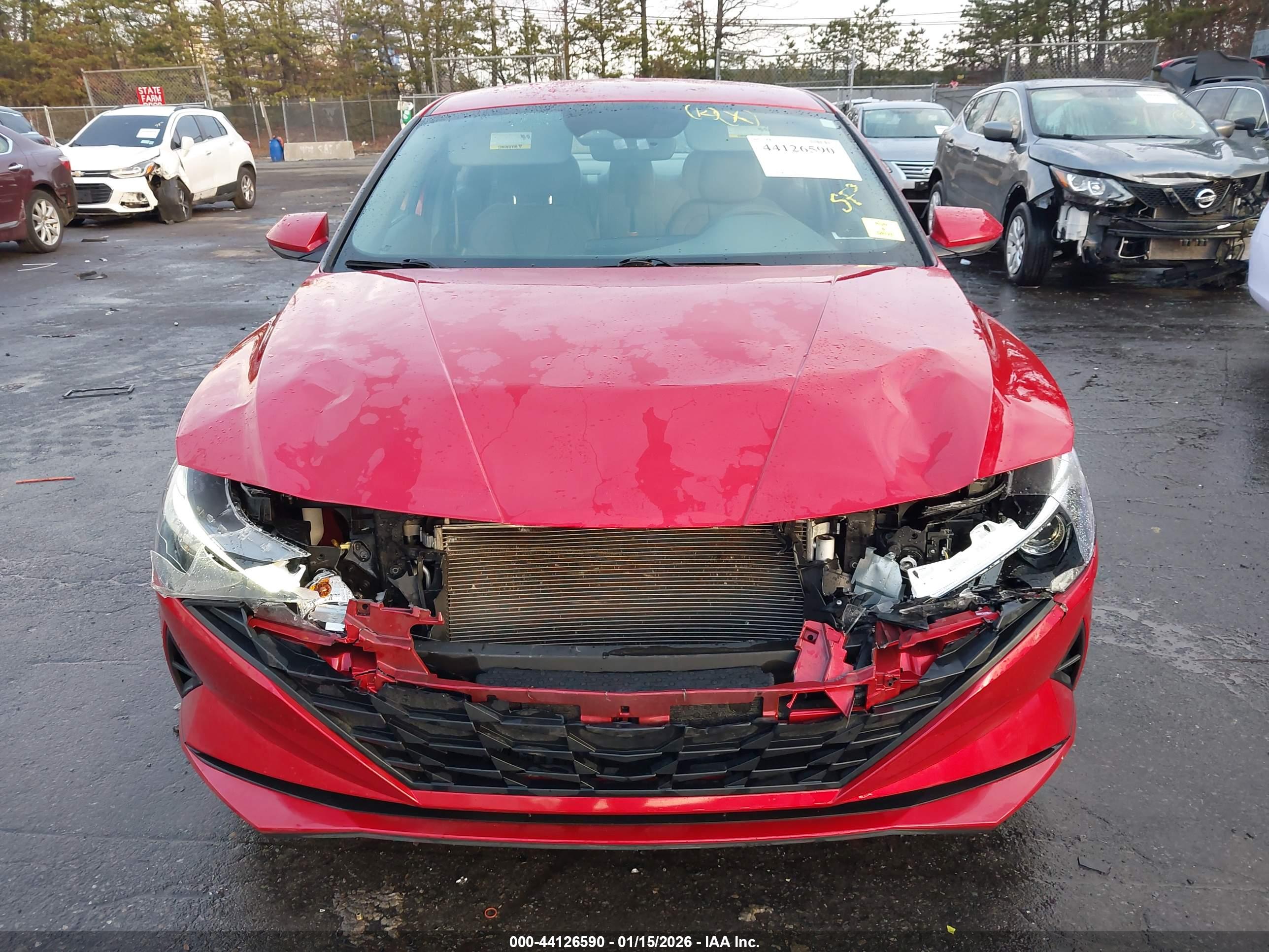 HYUNDAI ELANTRA image 6