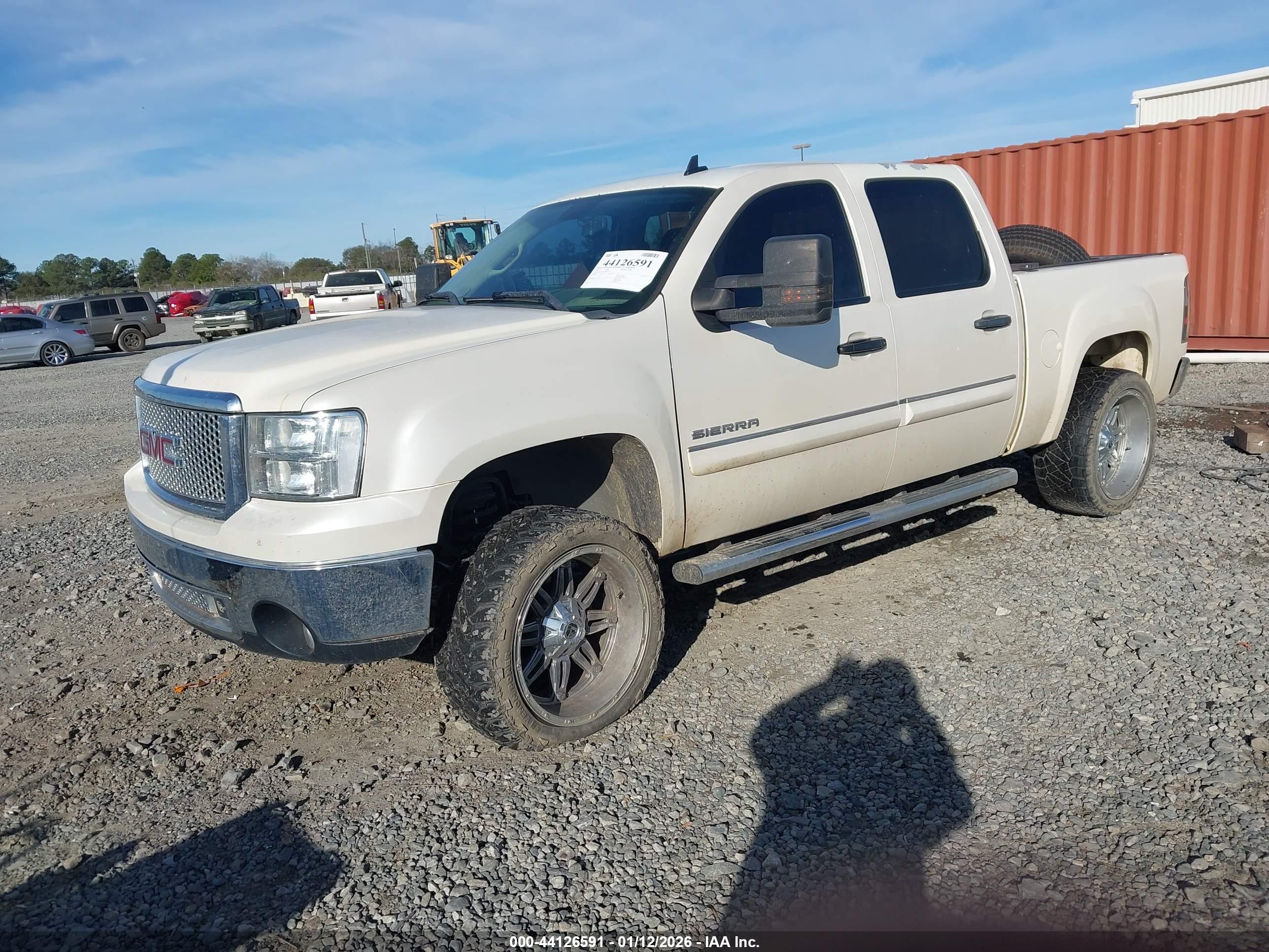 GMC SIERRA image 2