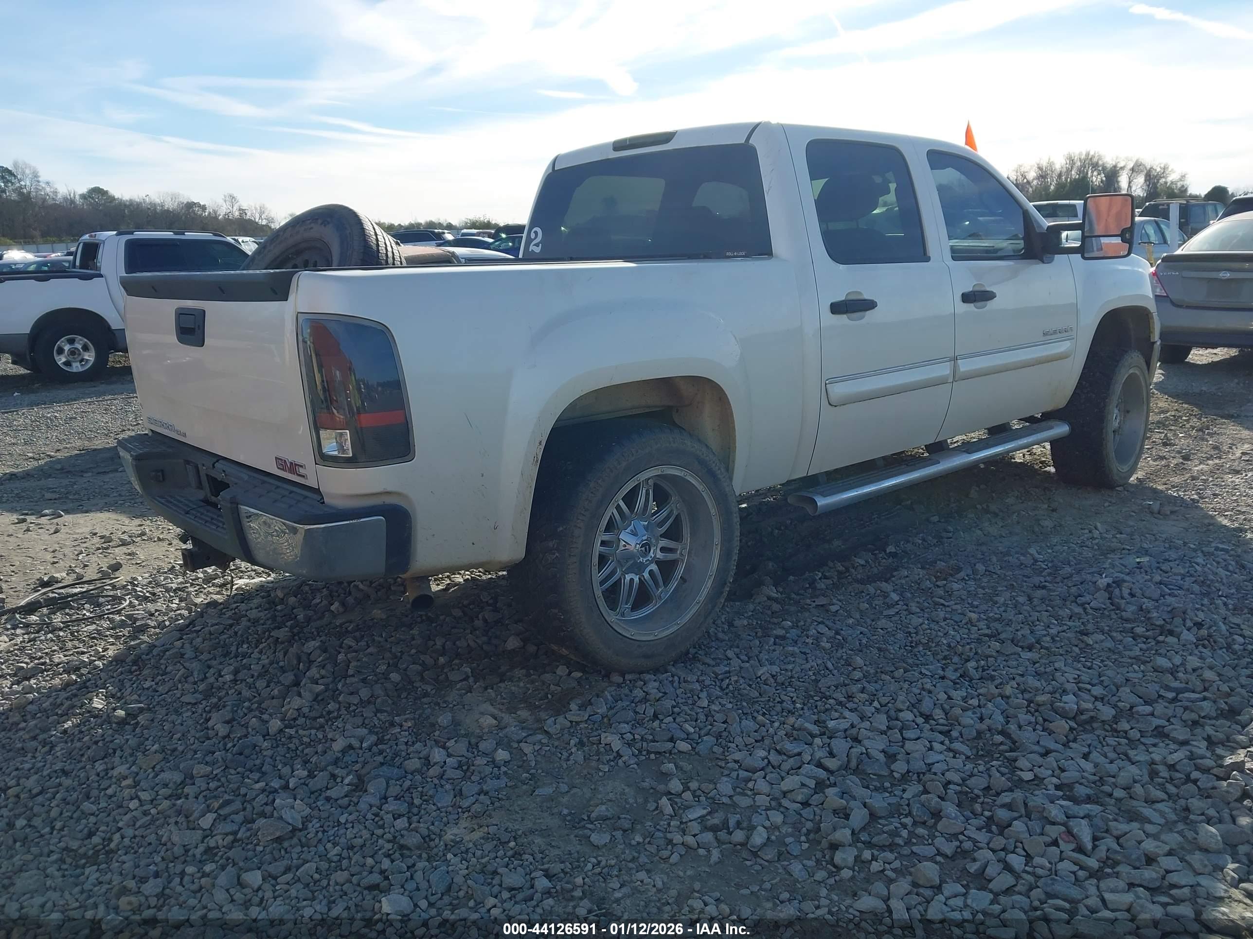 GMC SIERRA image 4