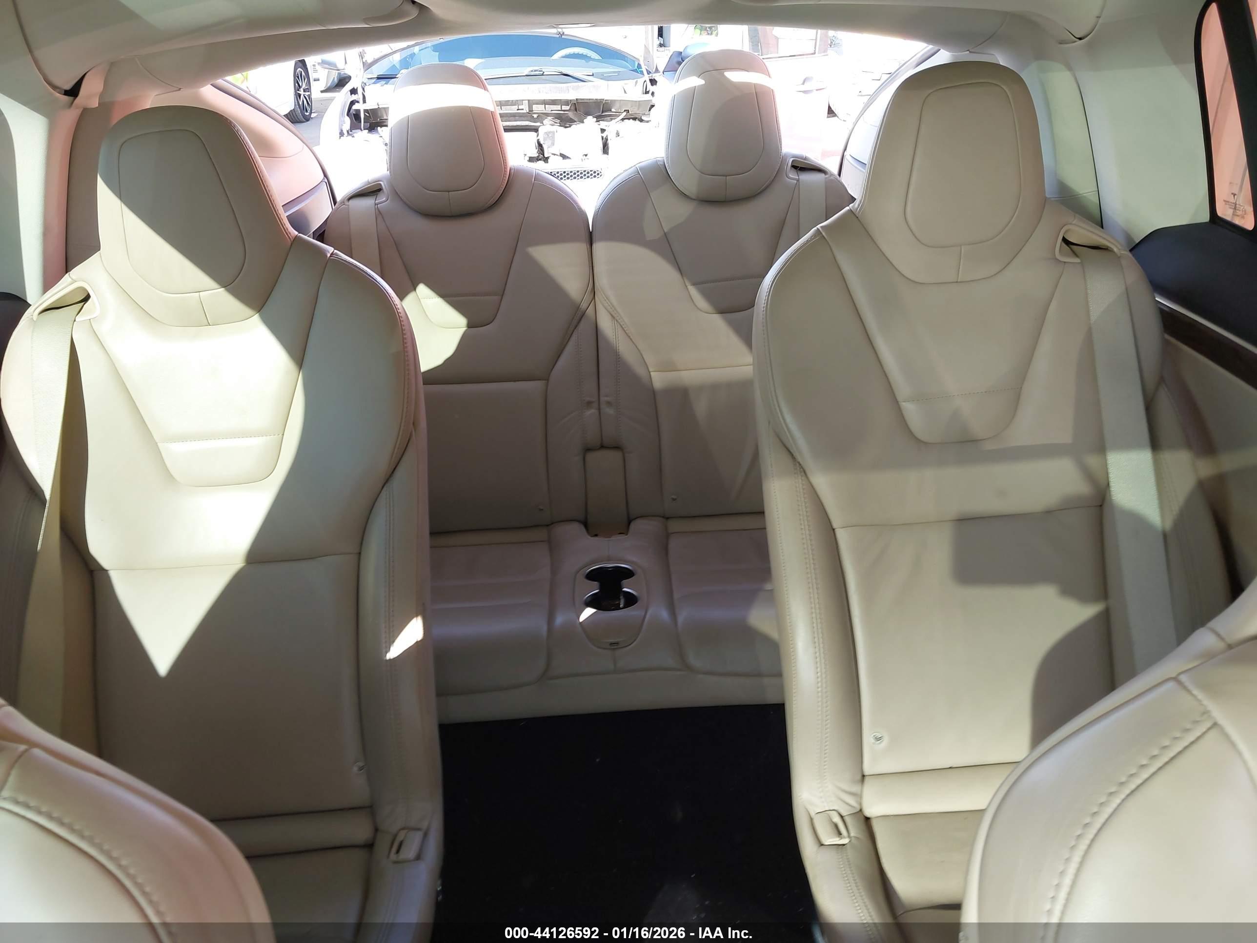 TESLA MODEL image 8
