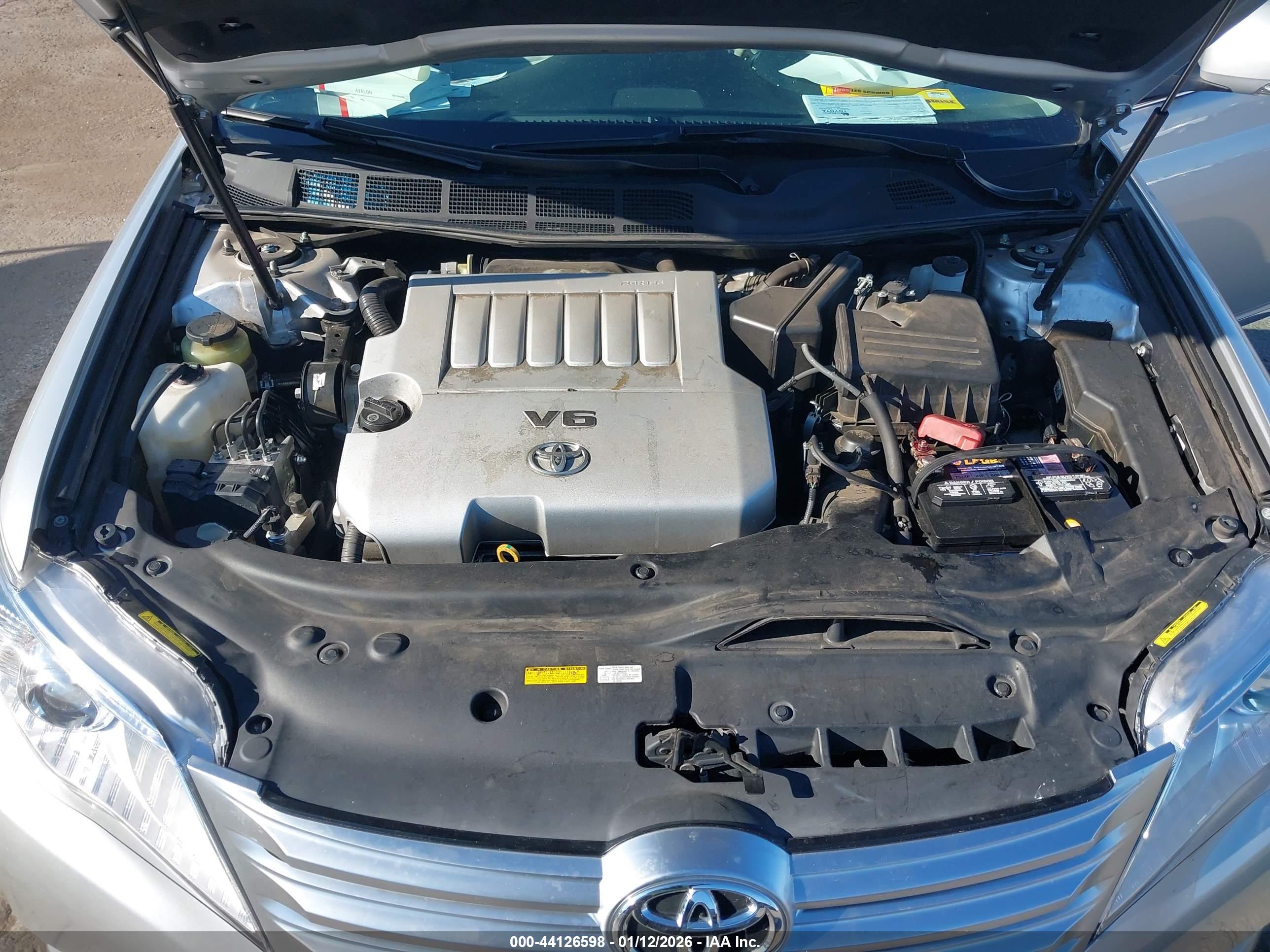 TOYOTA AVALON image 10