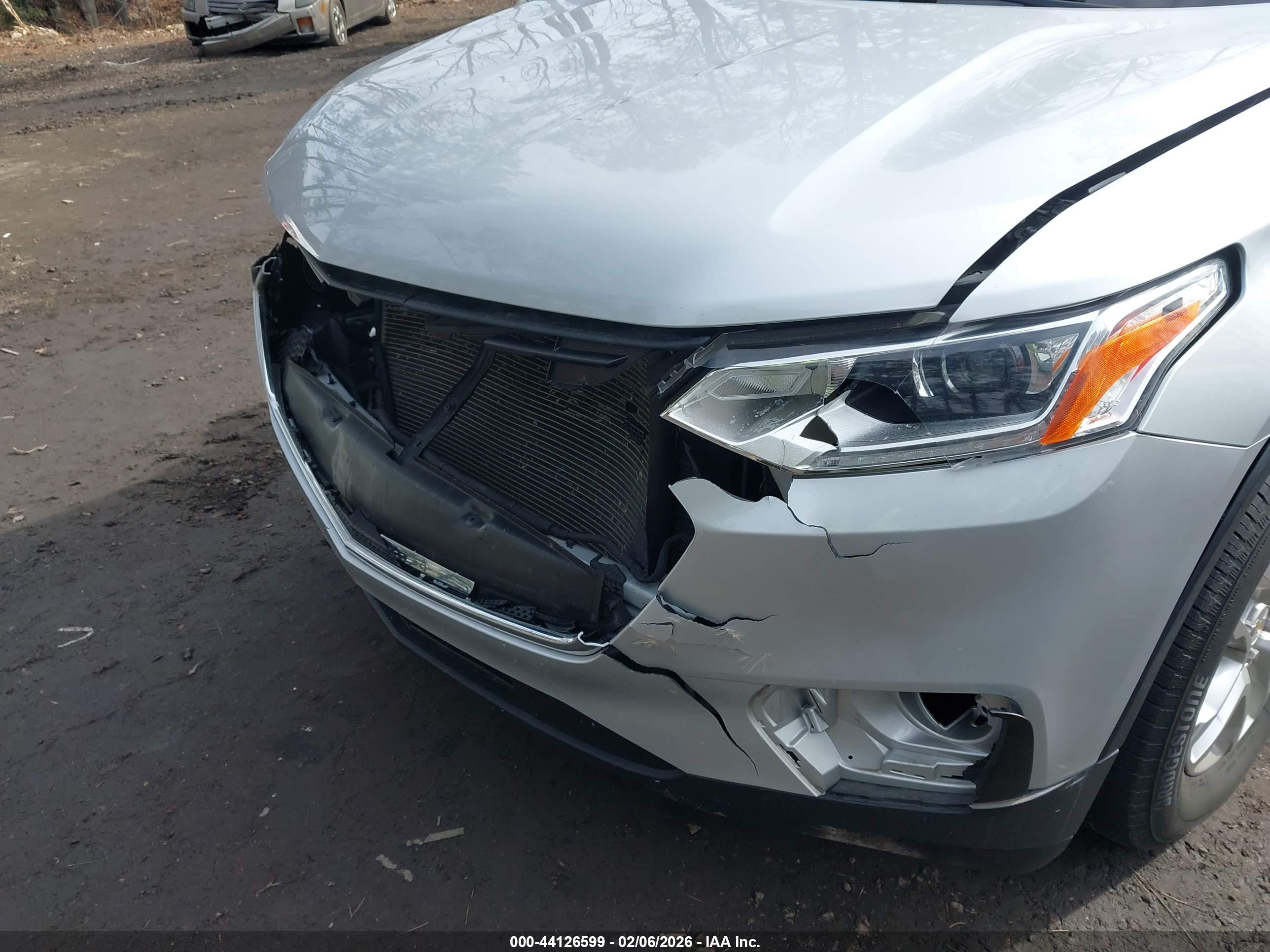 CHEVROLET TRAVERSE image 6