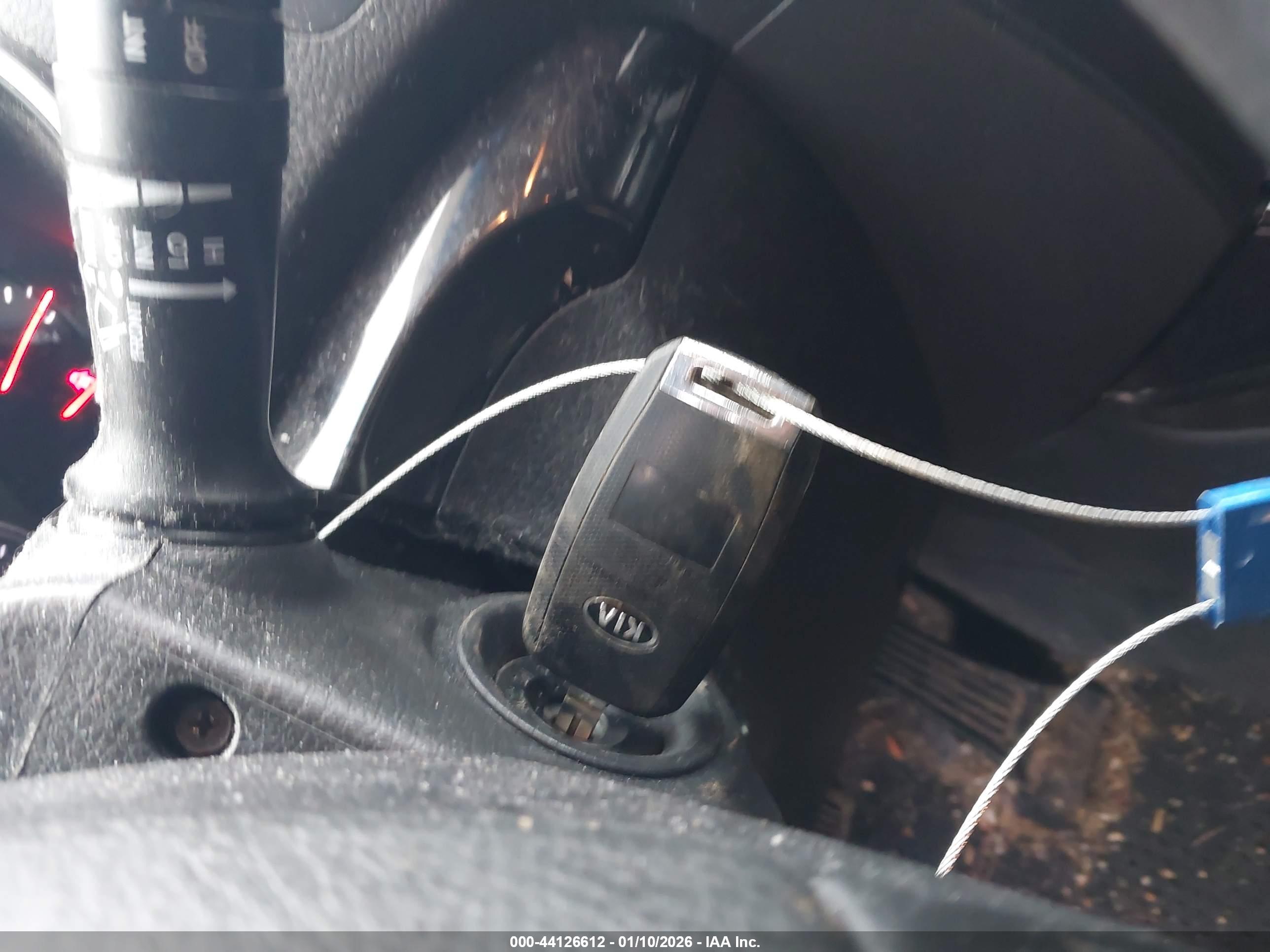 KIA SORENTO image 11