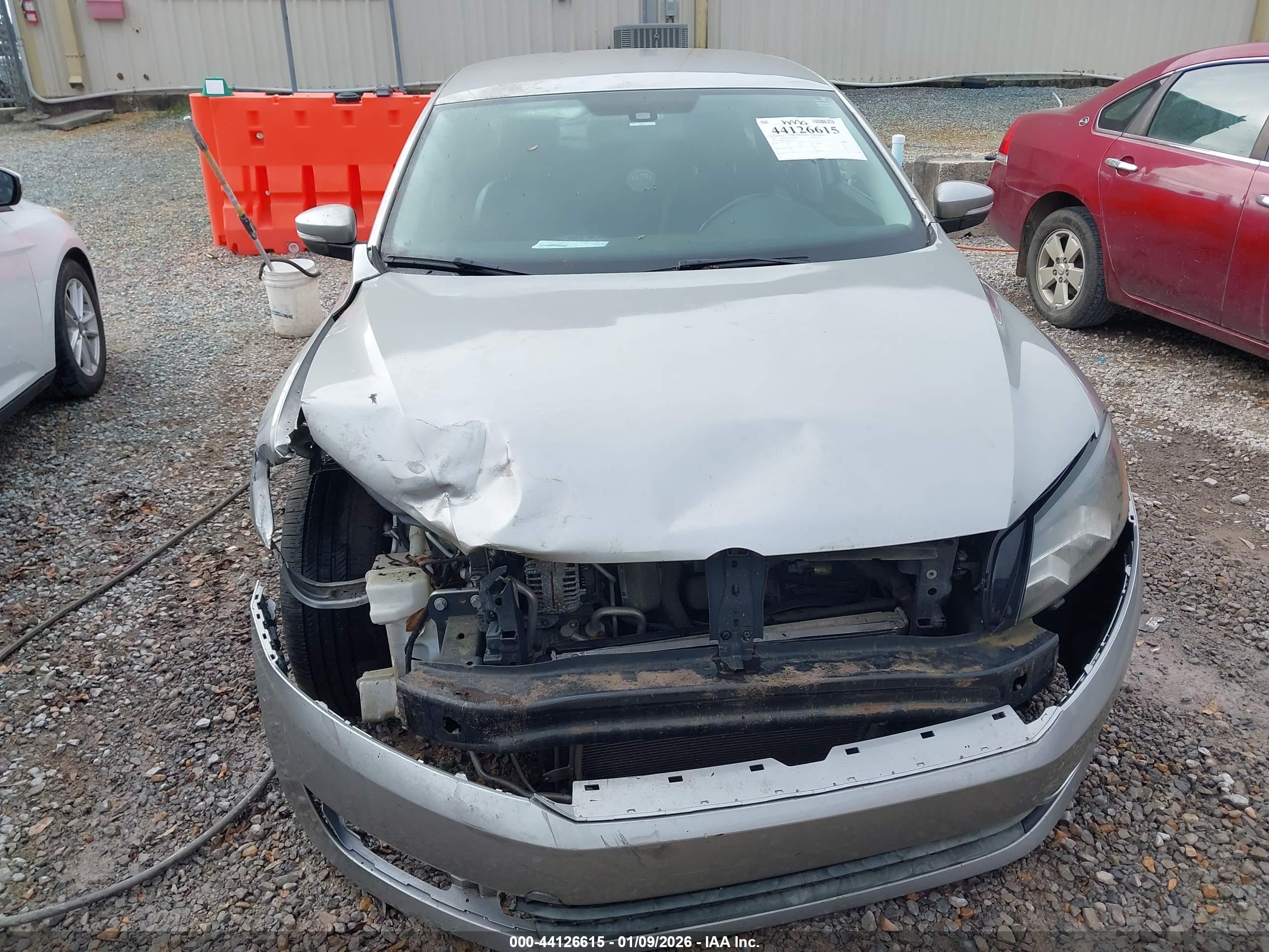 VOLKSWAGEN PASSAT image 10