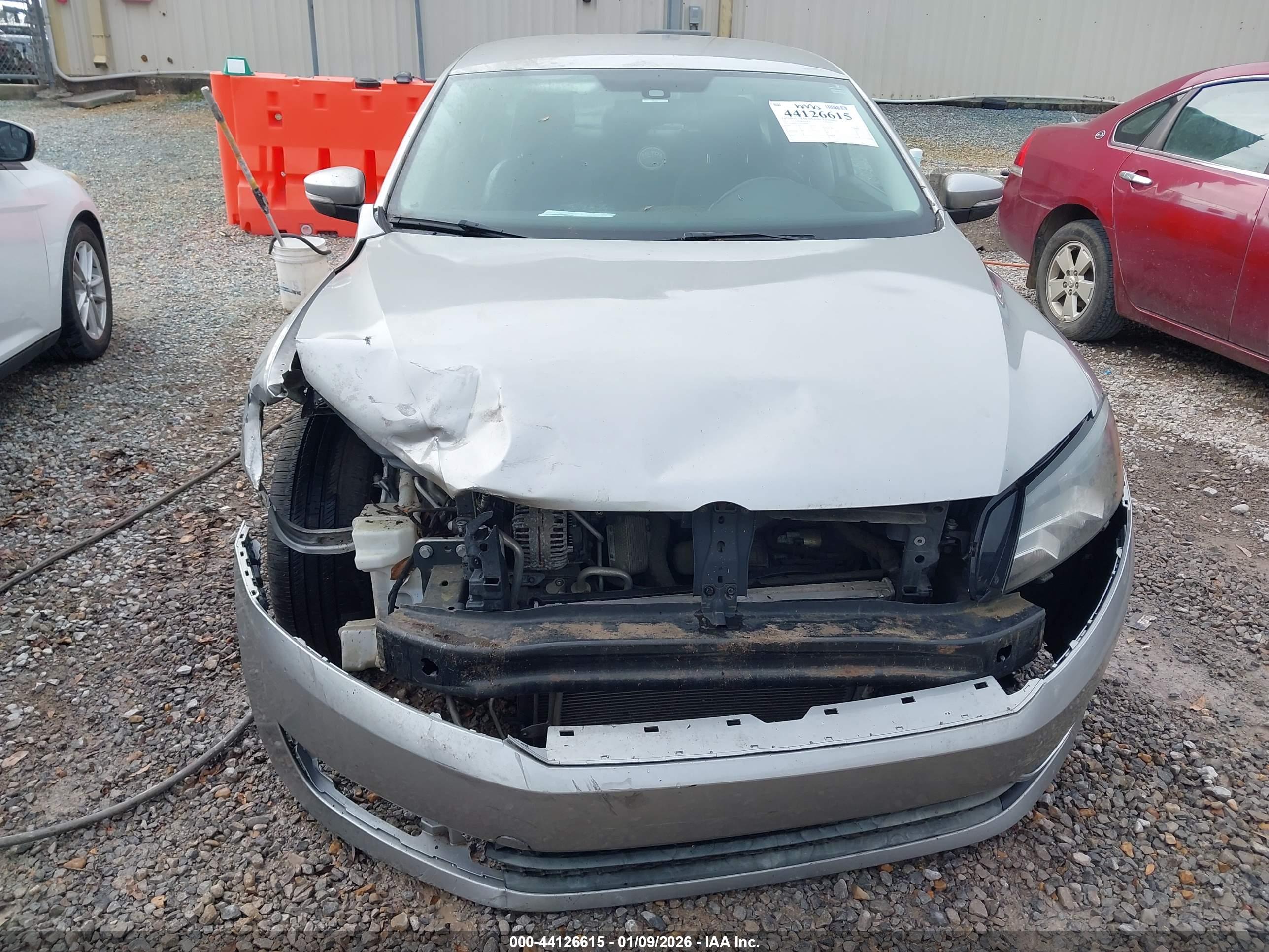VOLKSWAGEN PASSAT image 6