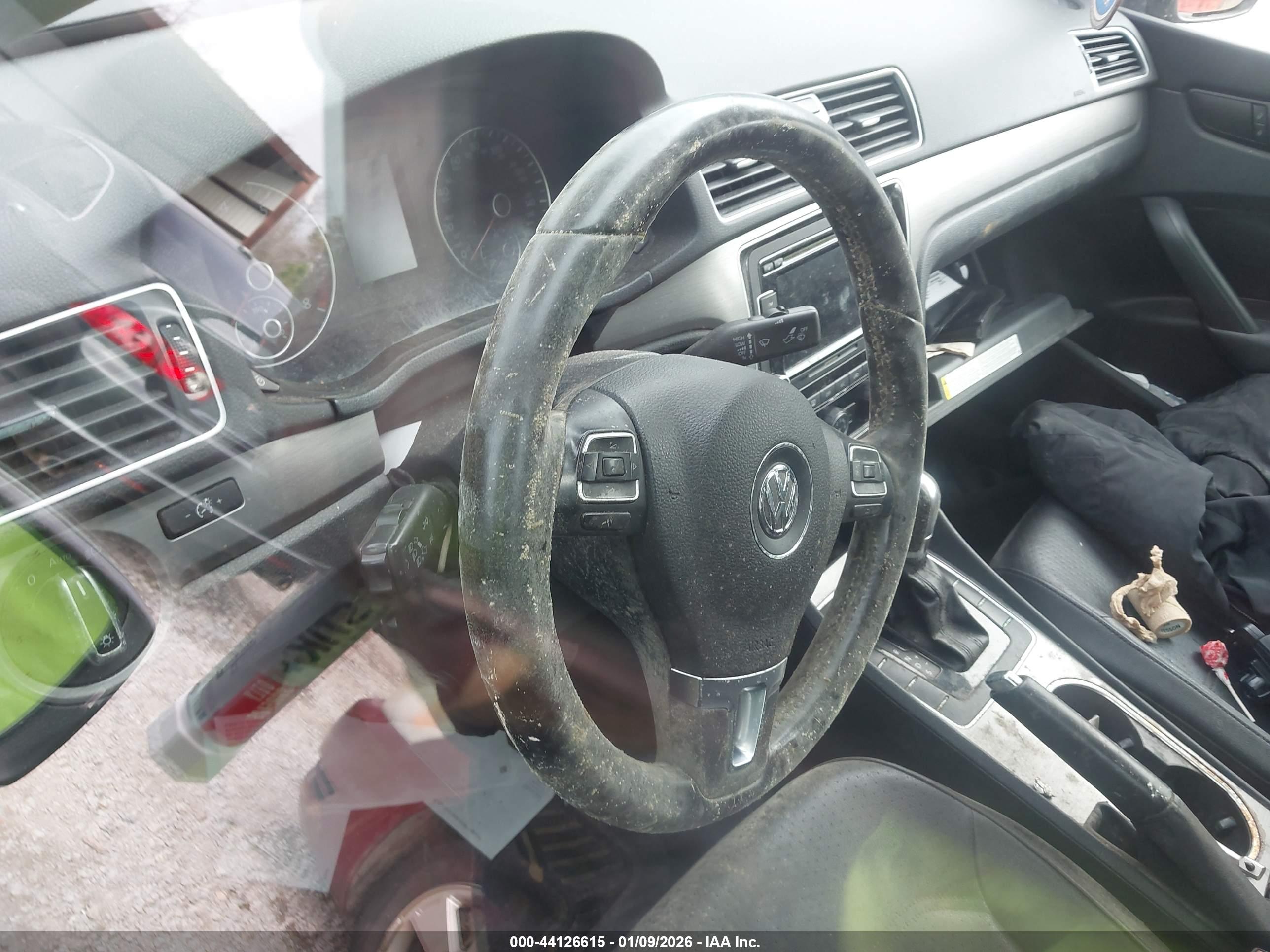 VOLKSWAGEN PASSAT image 7