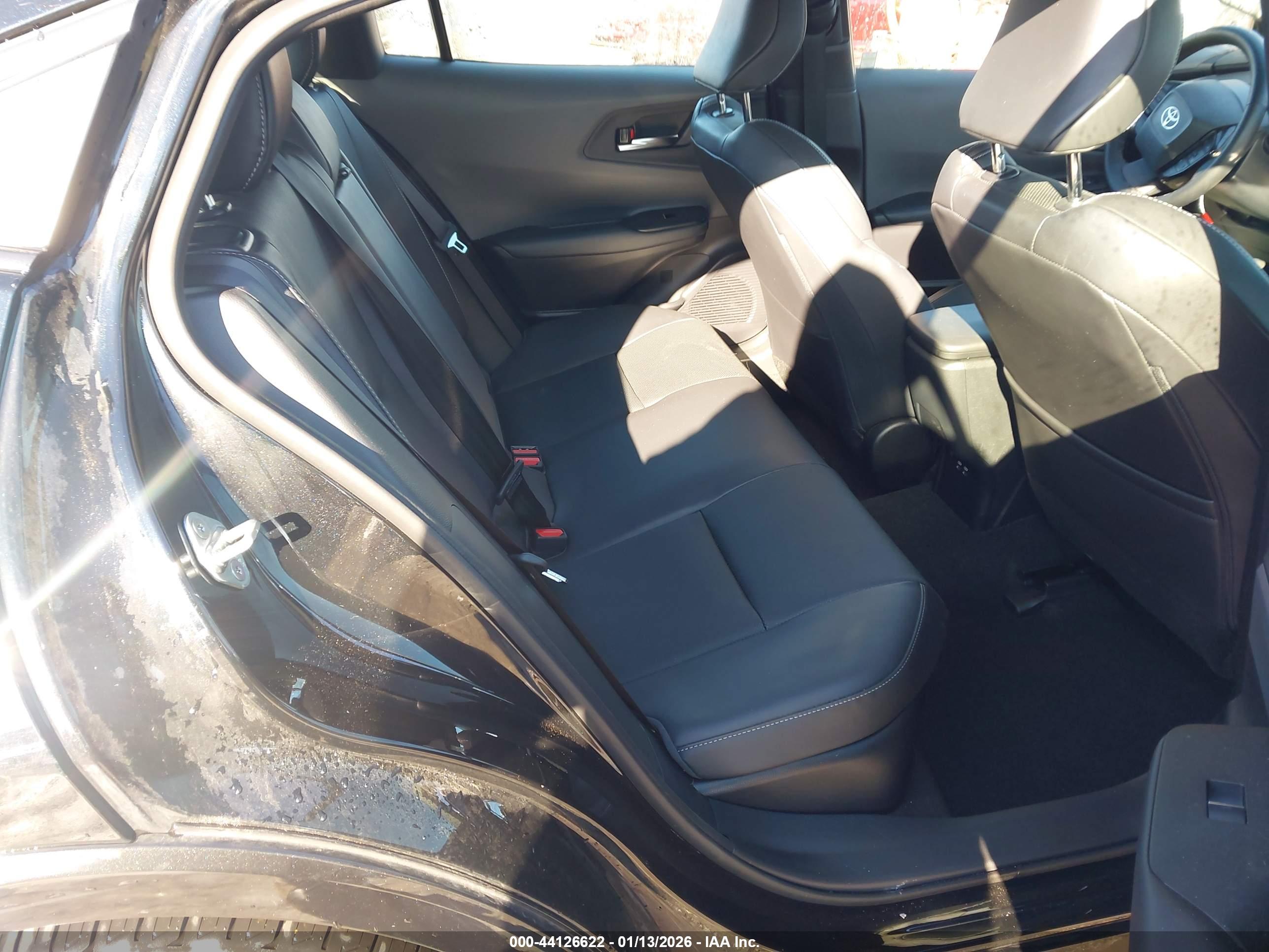 TOYOTA PRIUS image 8